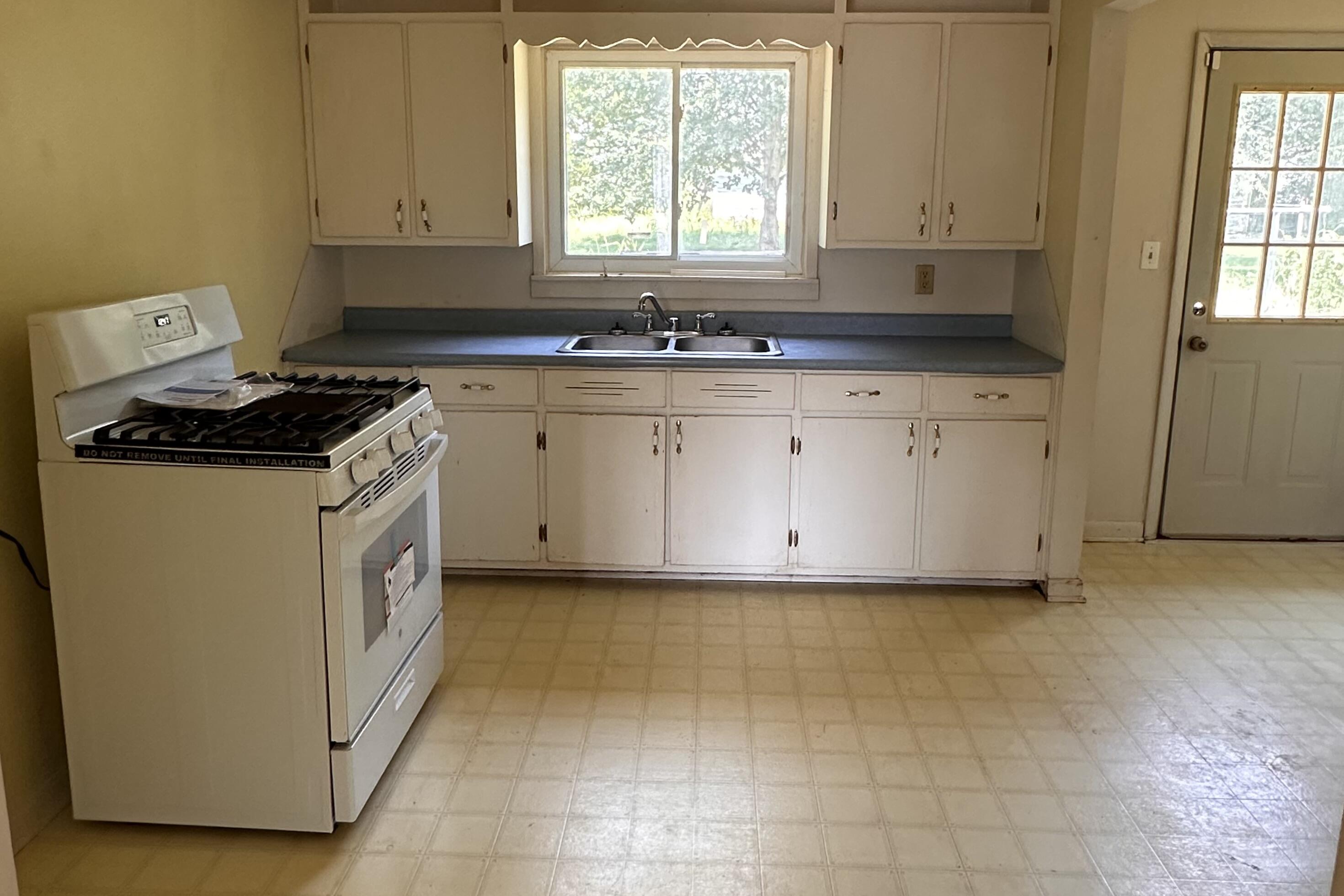 2007 West Water Street Property Photo 15