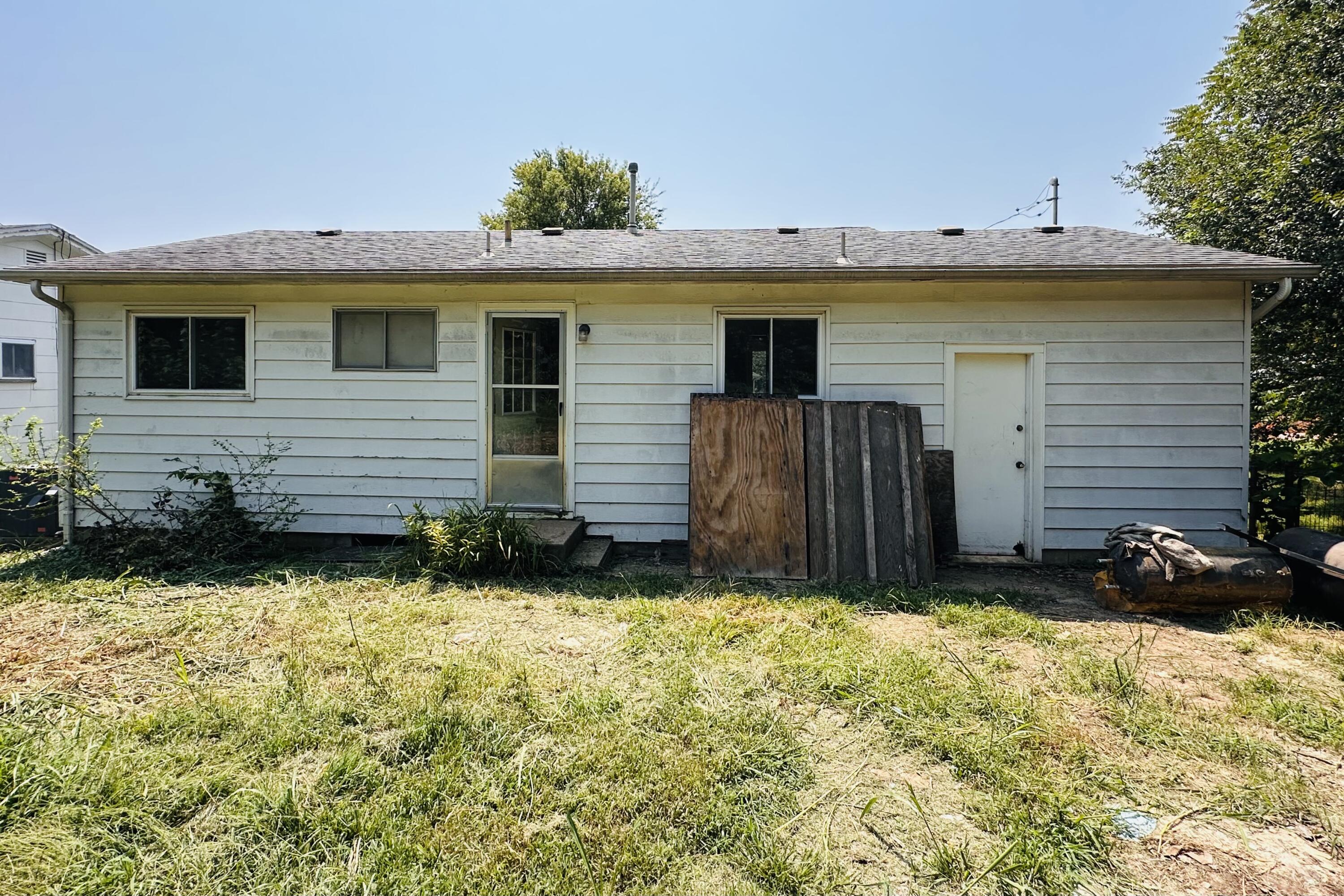 2007 West Water Street Property Photo 21