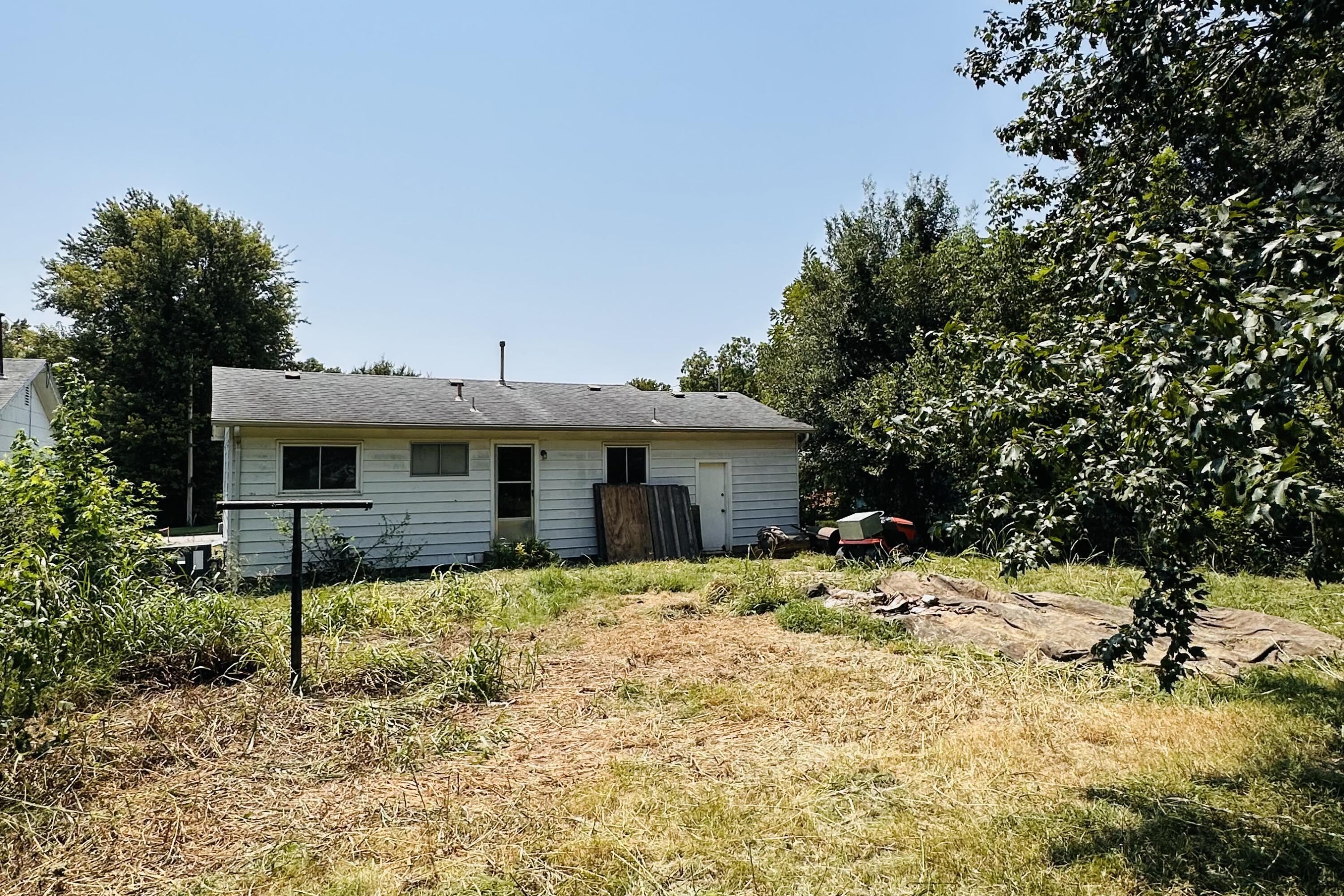 2007 West Water Street Property Photo 23
