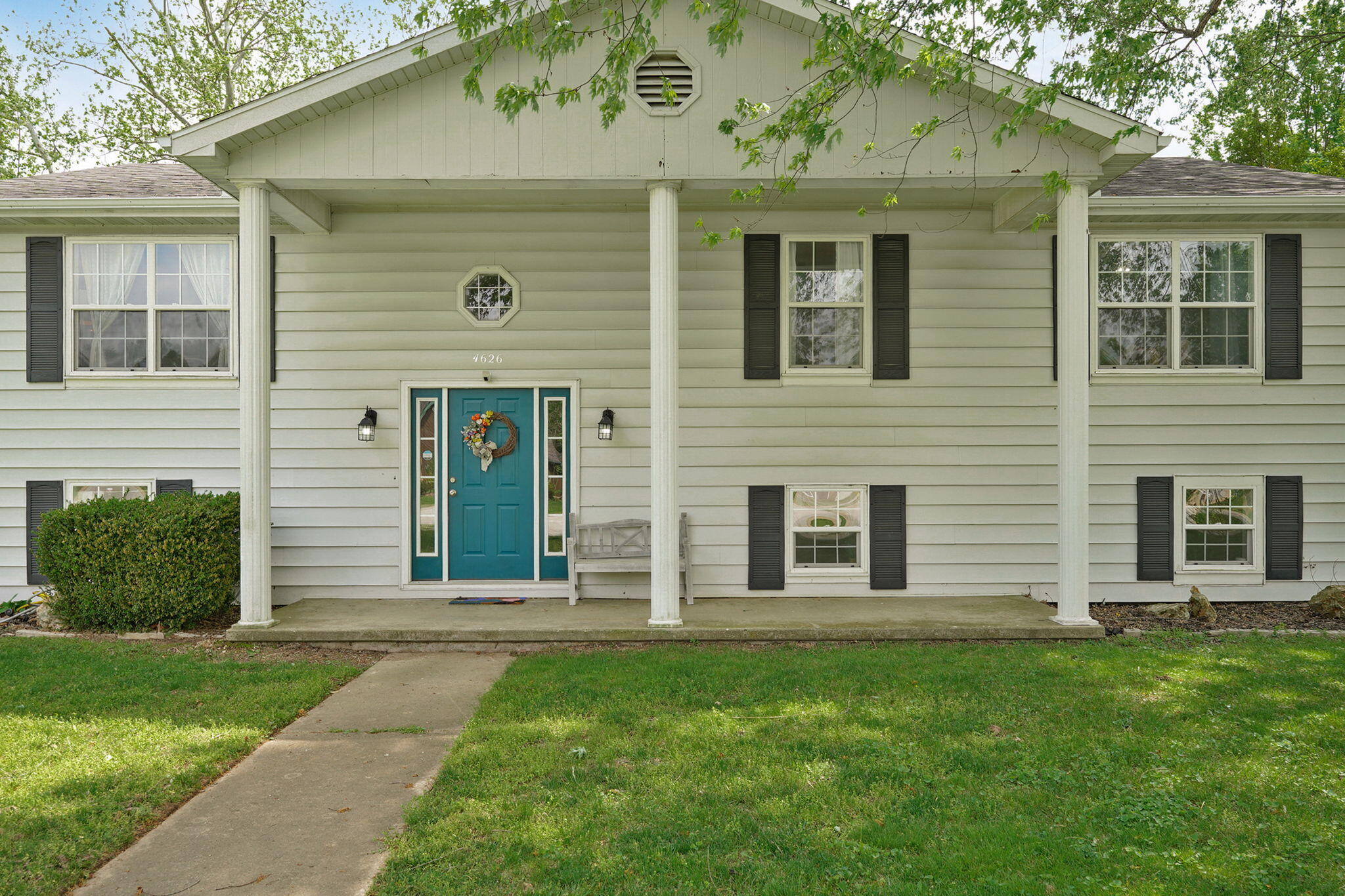 4626 South Ridgecrest Drive Property Photo 2