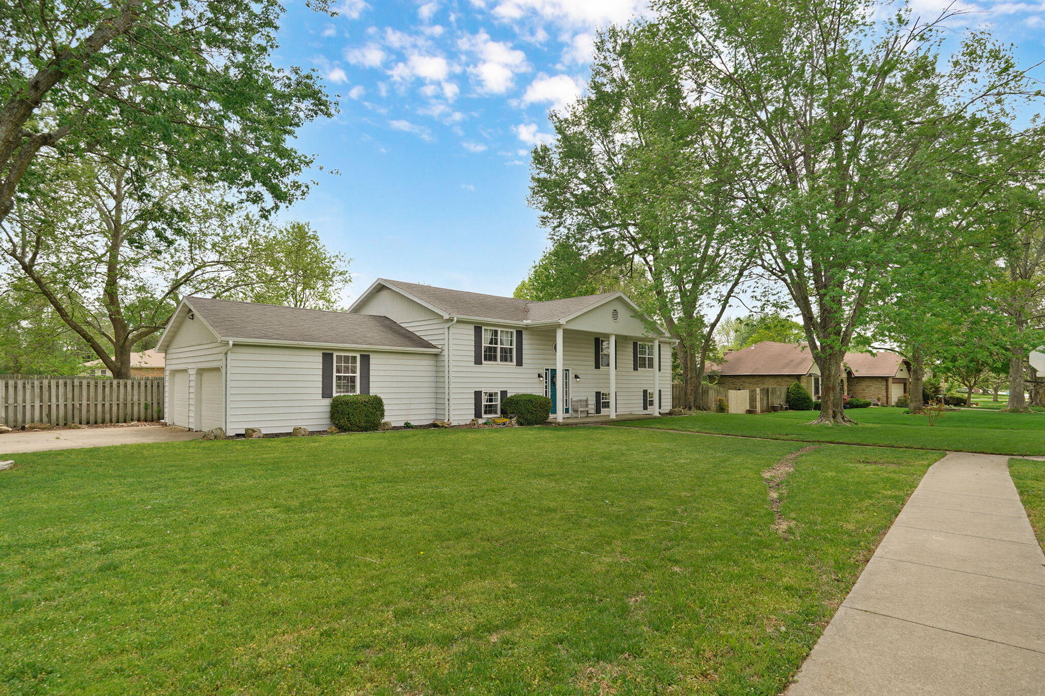 4626 South Ridgecrest Drive Property Photo 4