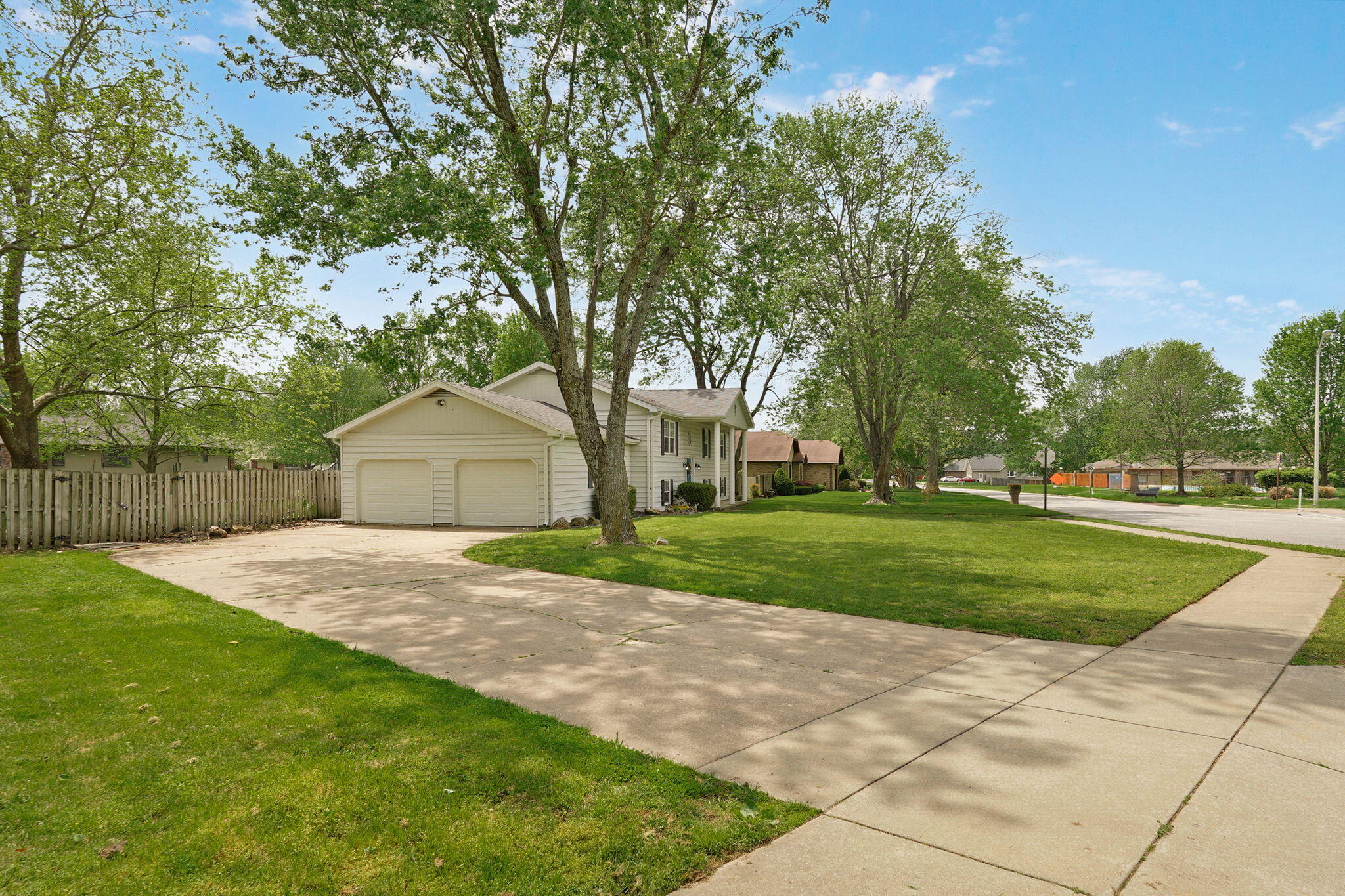 4626 South Ridgecrest Drive Property Photo 5