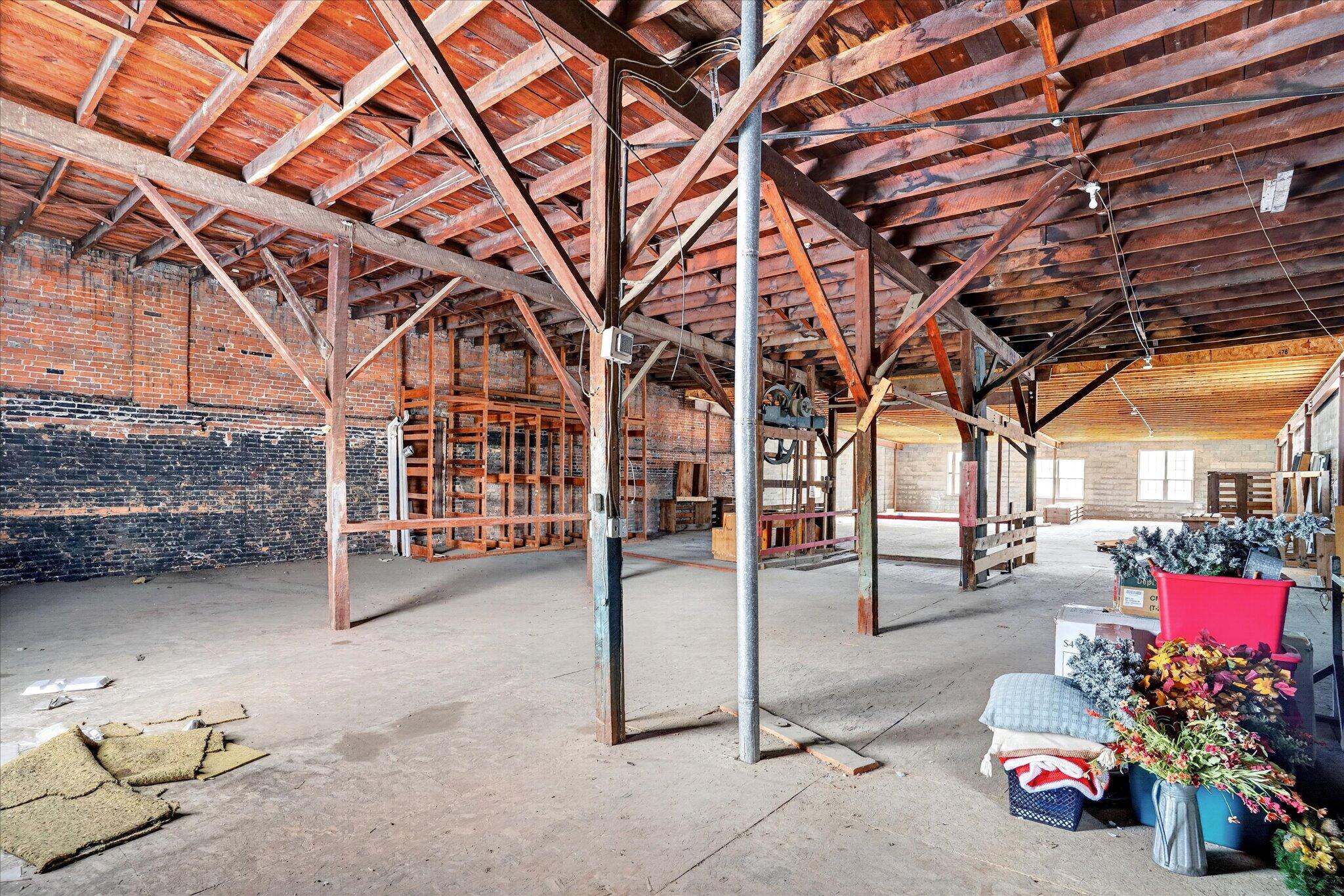 33 West Olive Street Property Photo 35