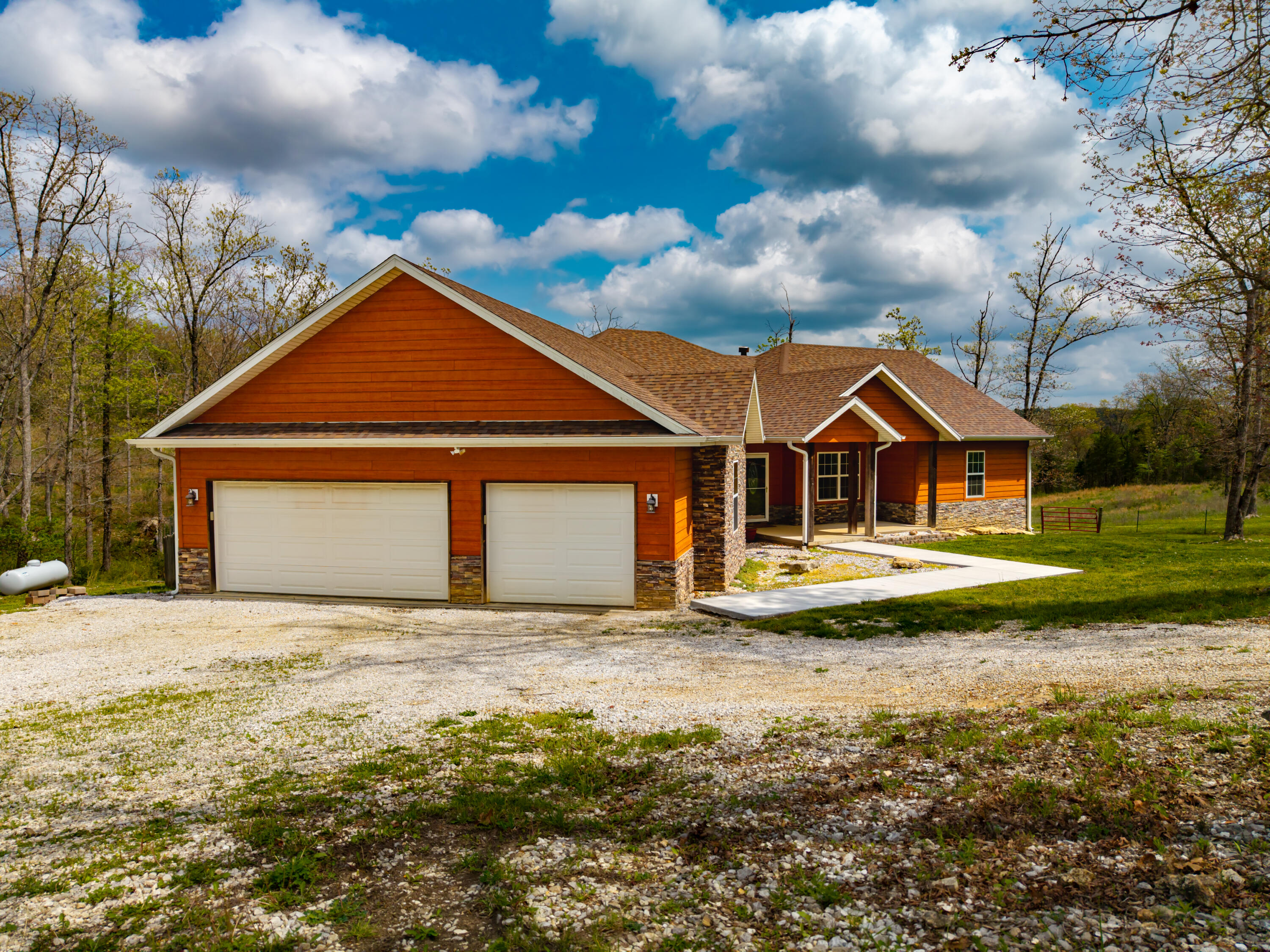 633 East Mountain Drive Property Photo 5