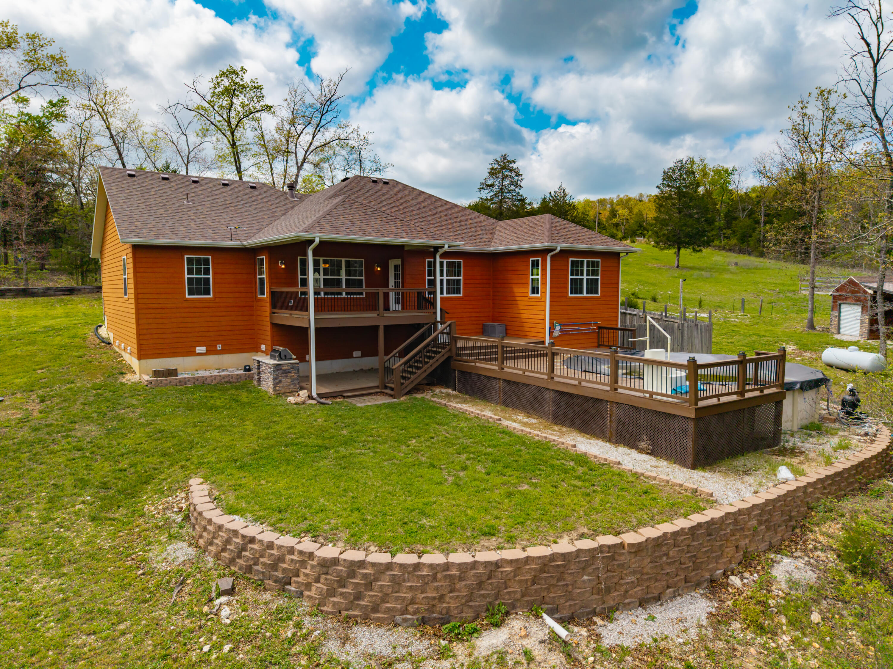 633 East Mountain Drive Property Photo 6