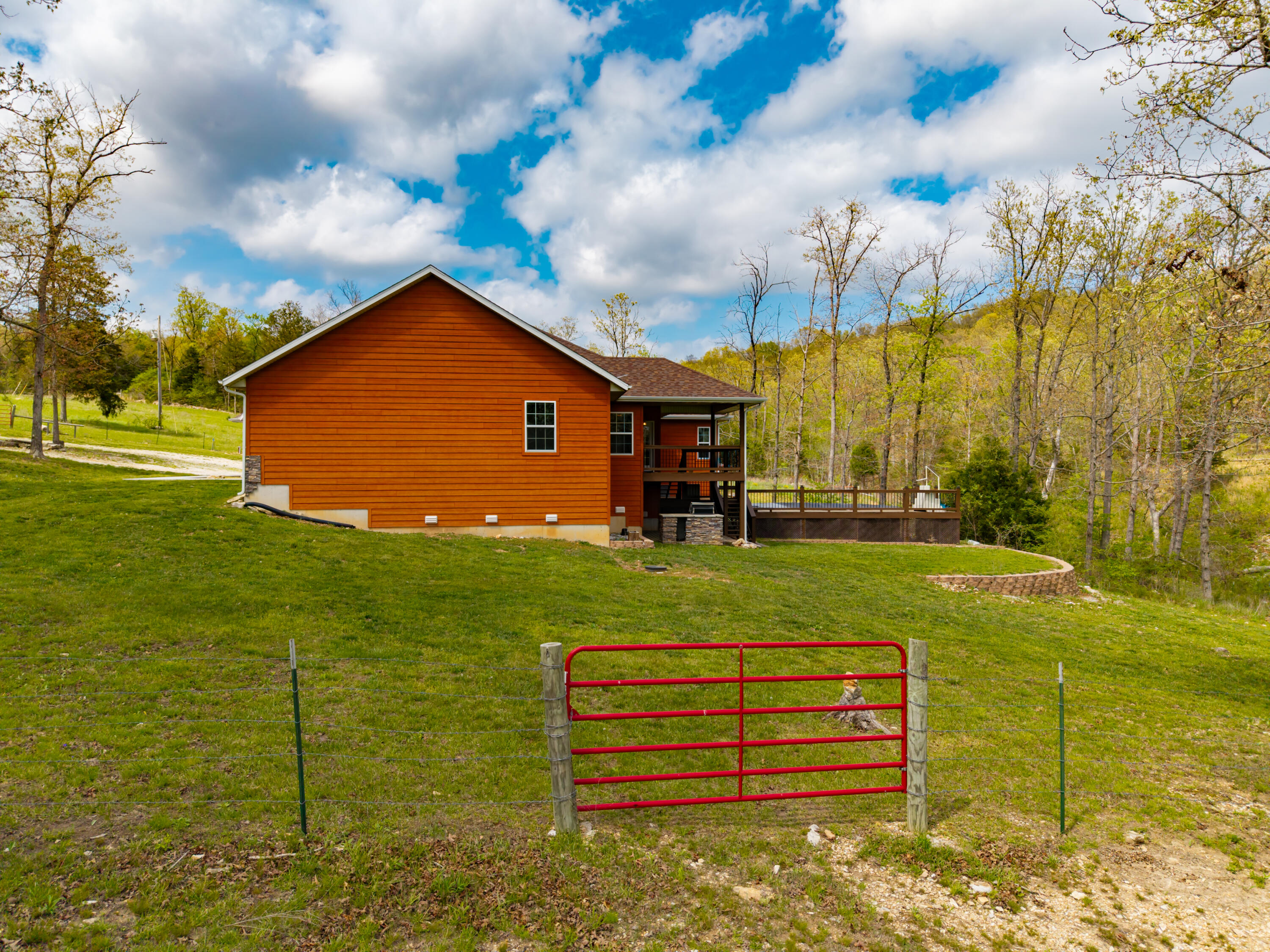 633 East Mountain Drive Property Photo 14
