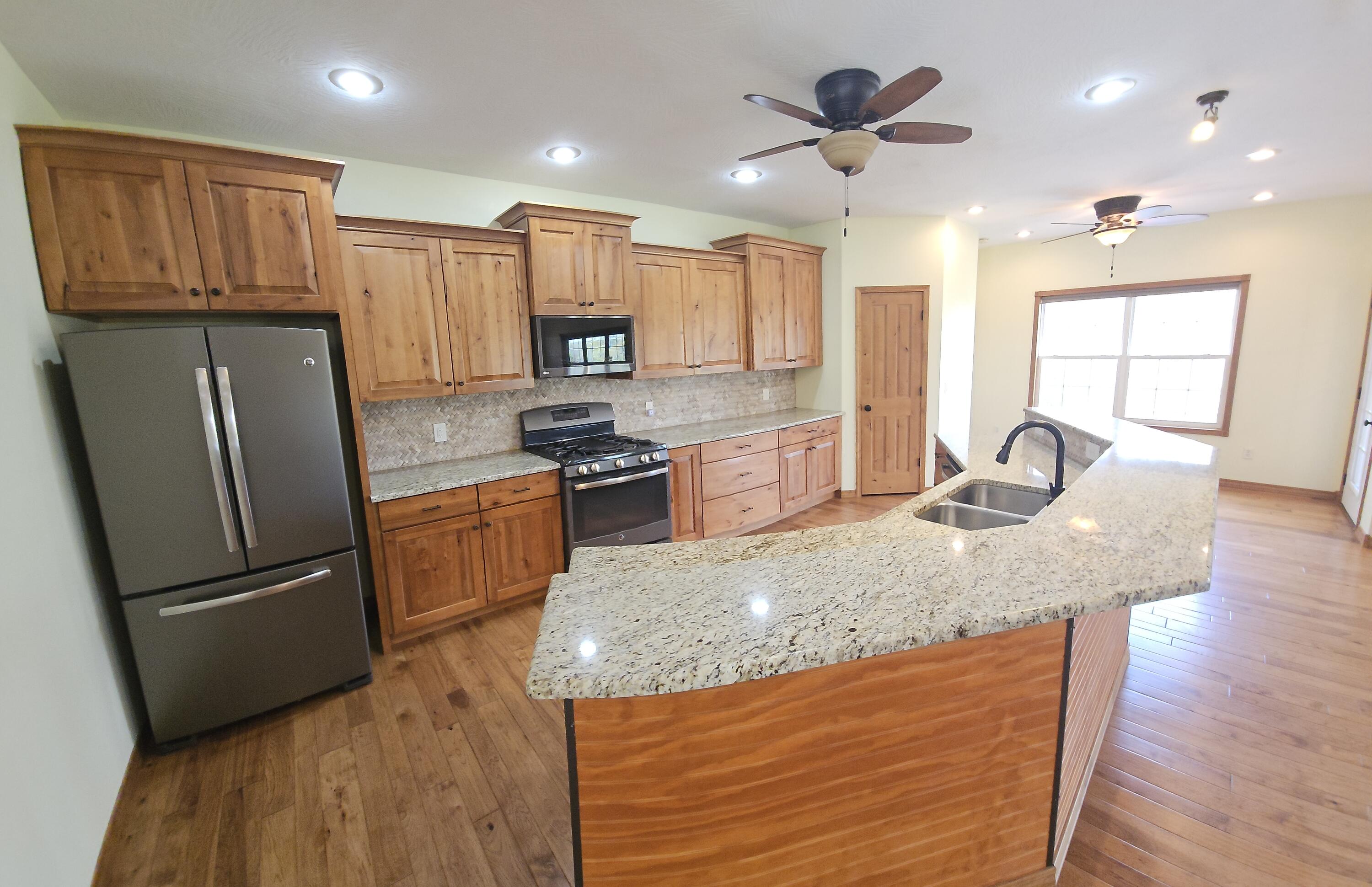 633 East Mountain Drive Property Photo 21