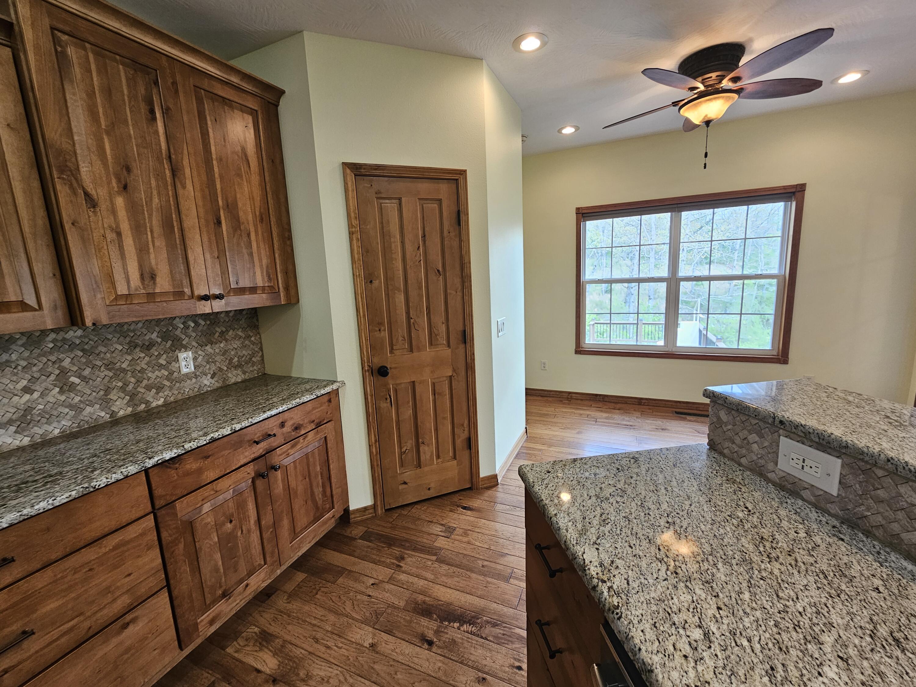 633 East Mountain Drive Property Photo 22