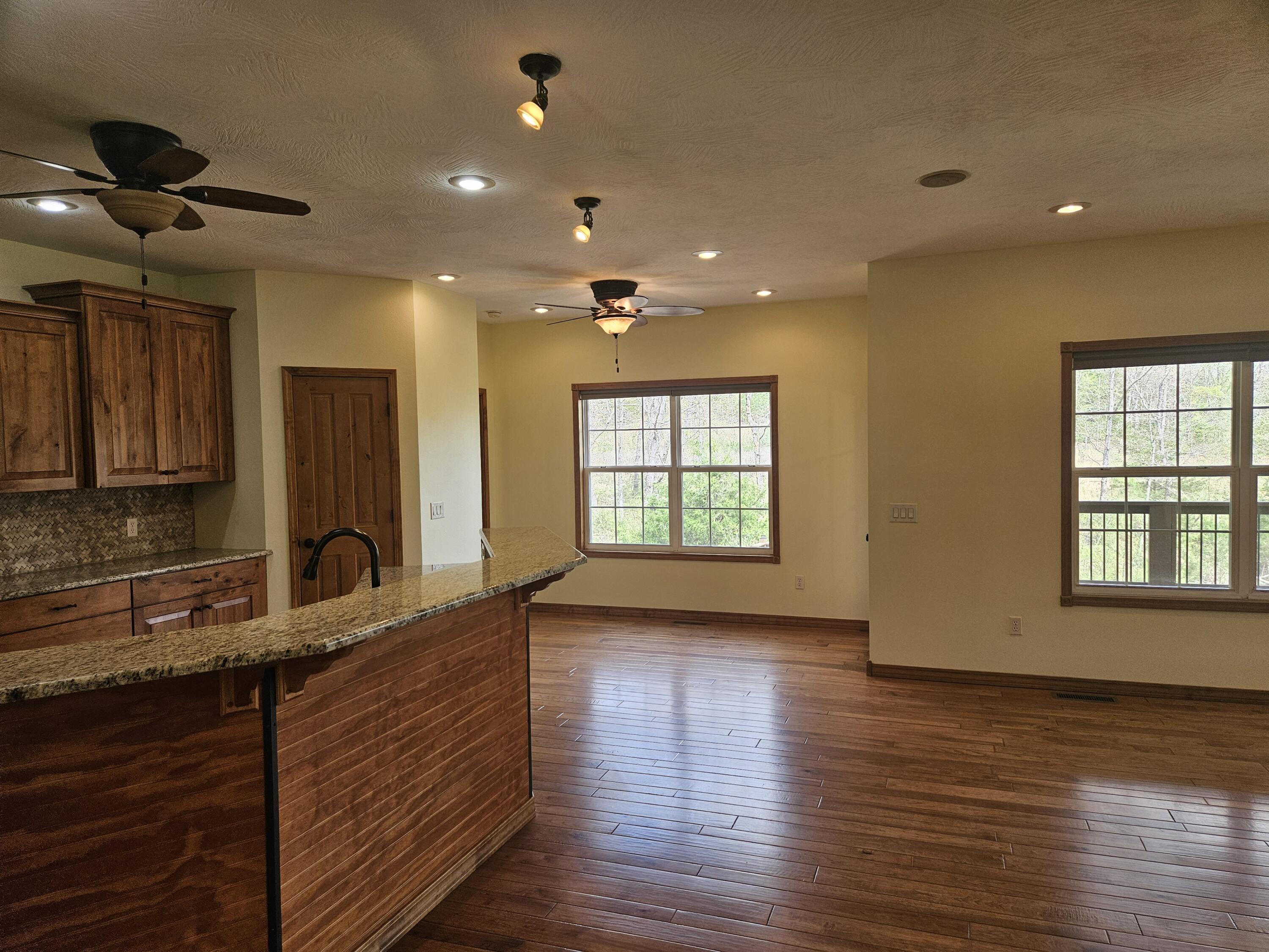 633 East Mountain Drive Property Photo 23