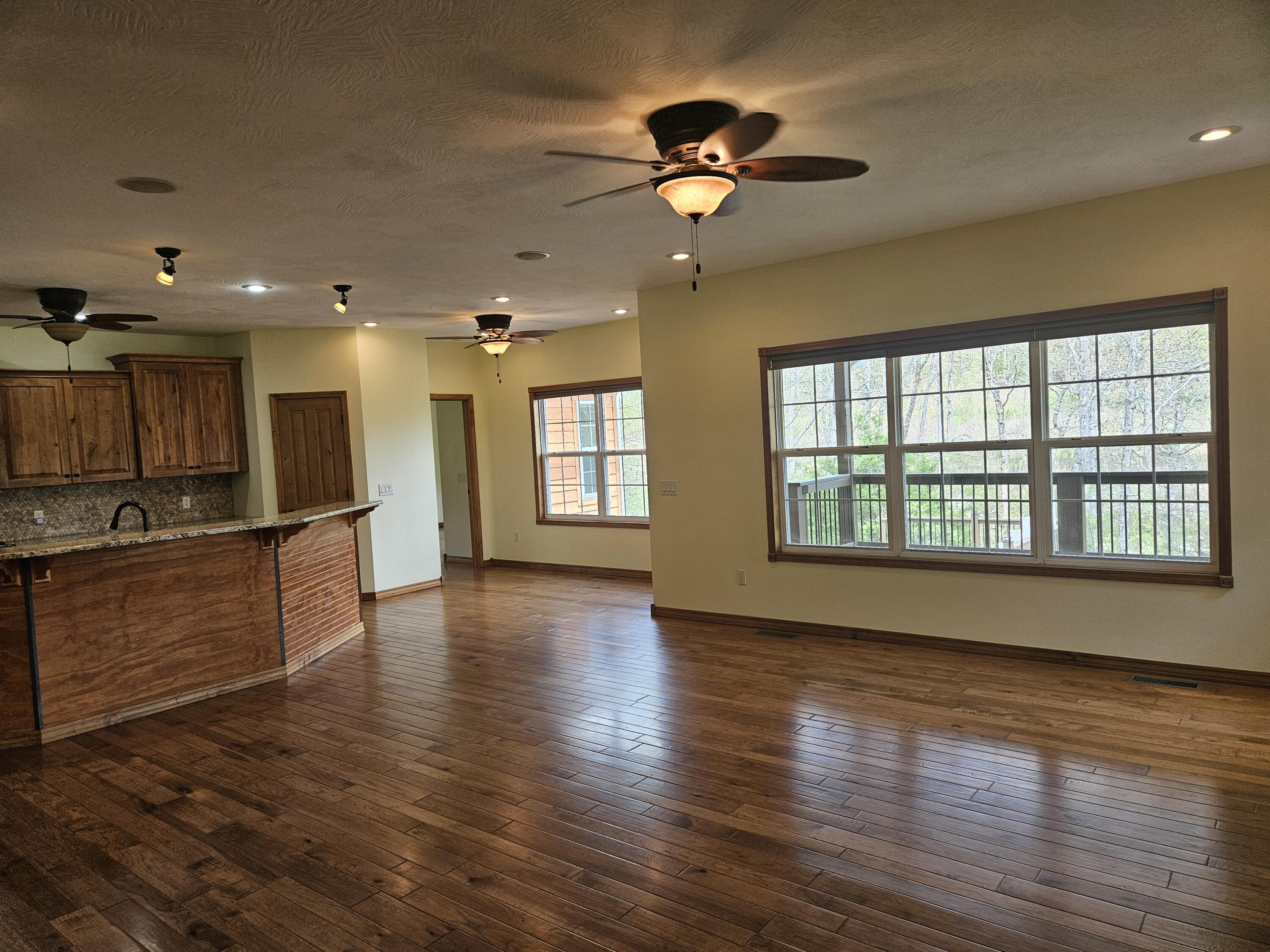 633 East Mountain Drive Property Photo 25