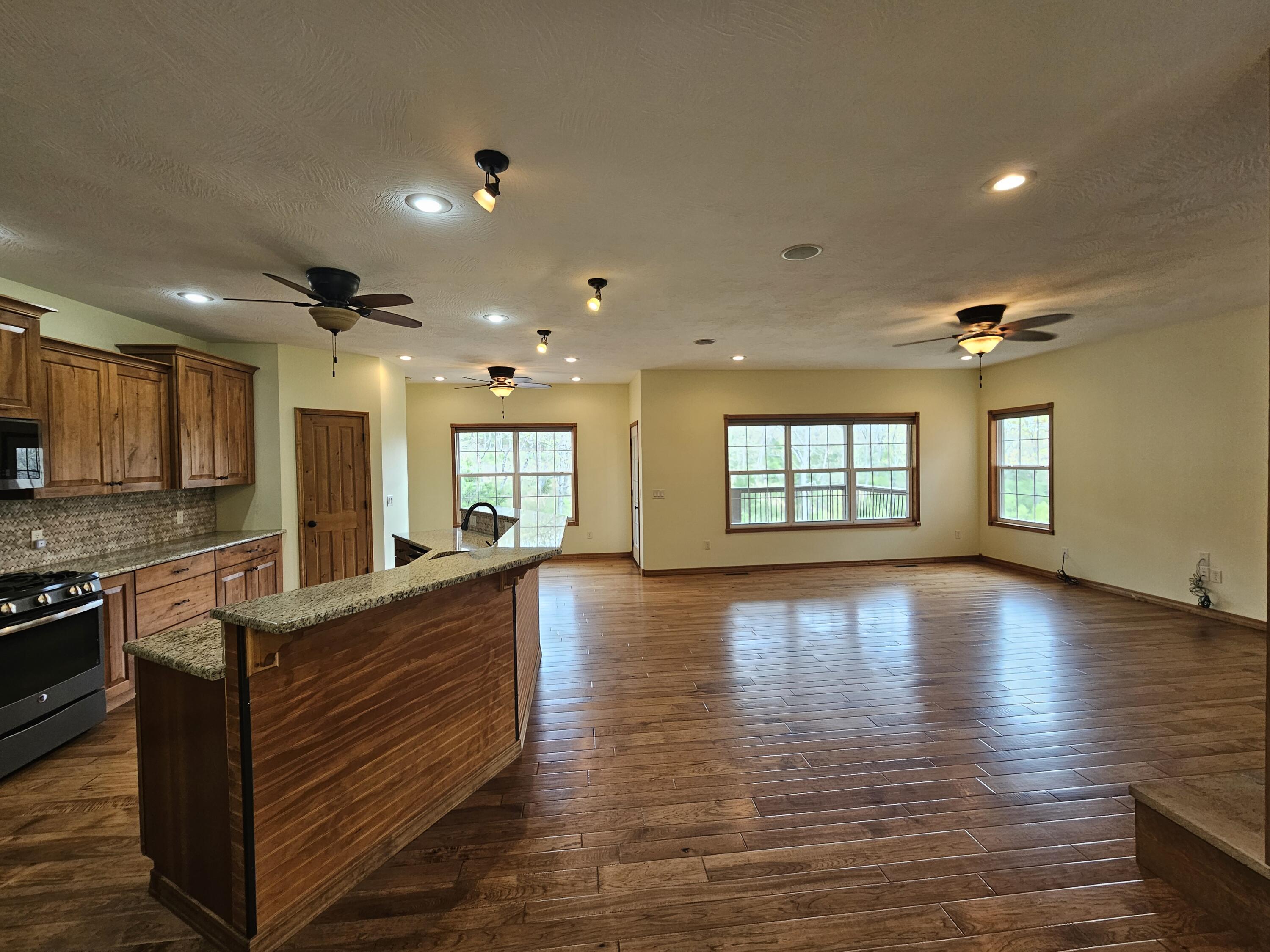633 East Mountain Drive Property Photo 26