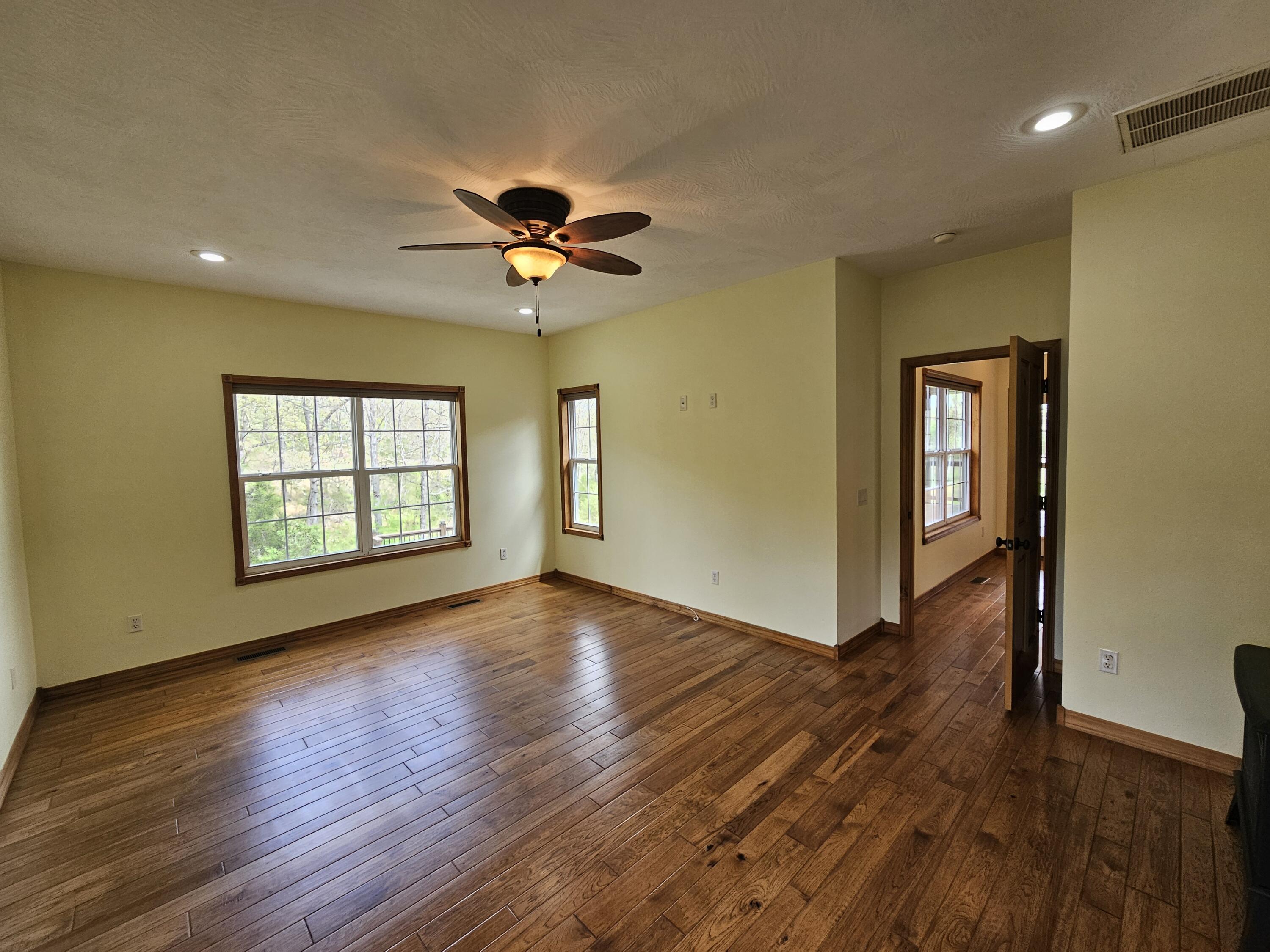 633 East Mountain Drive Property Photo 33