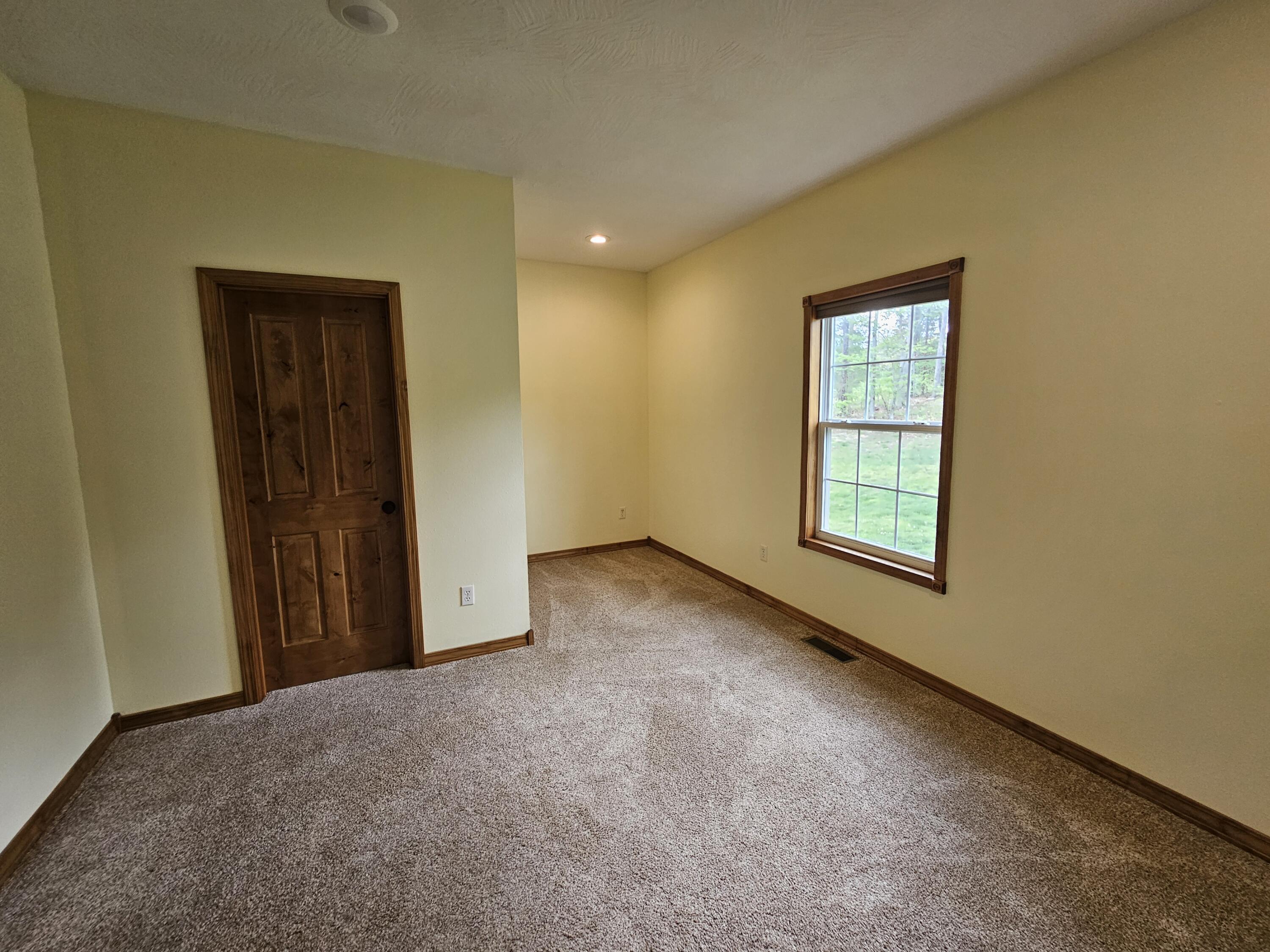 633 East Mountain Drive Property Photo 40