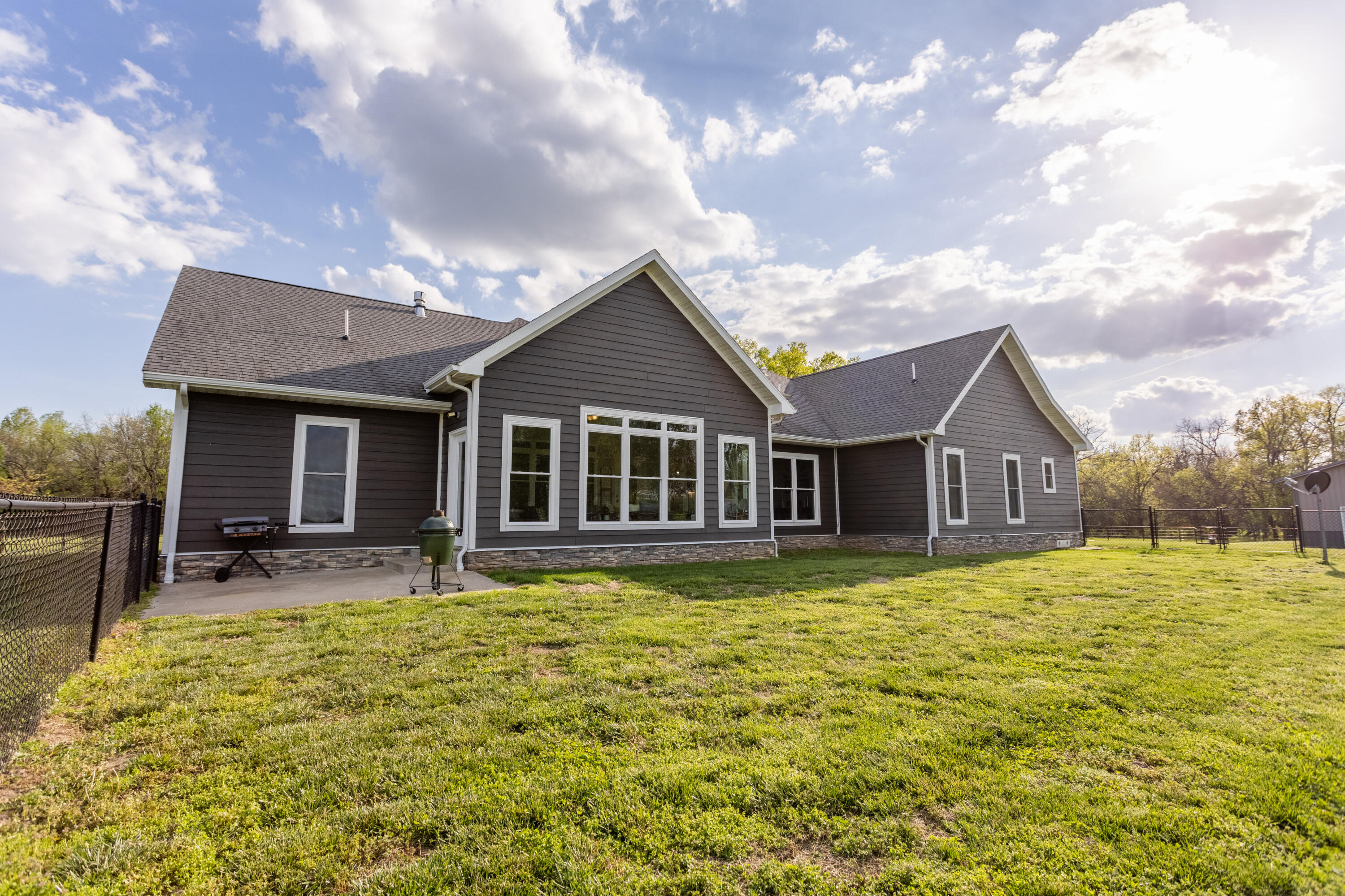 17765 Pembrook Road Property Photo 8
