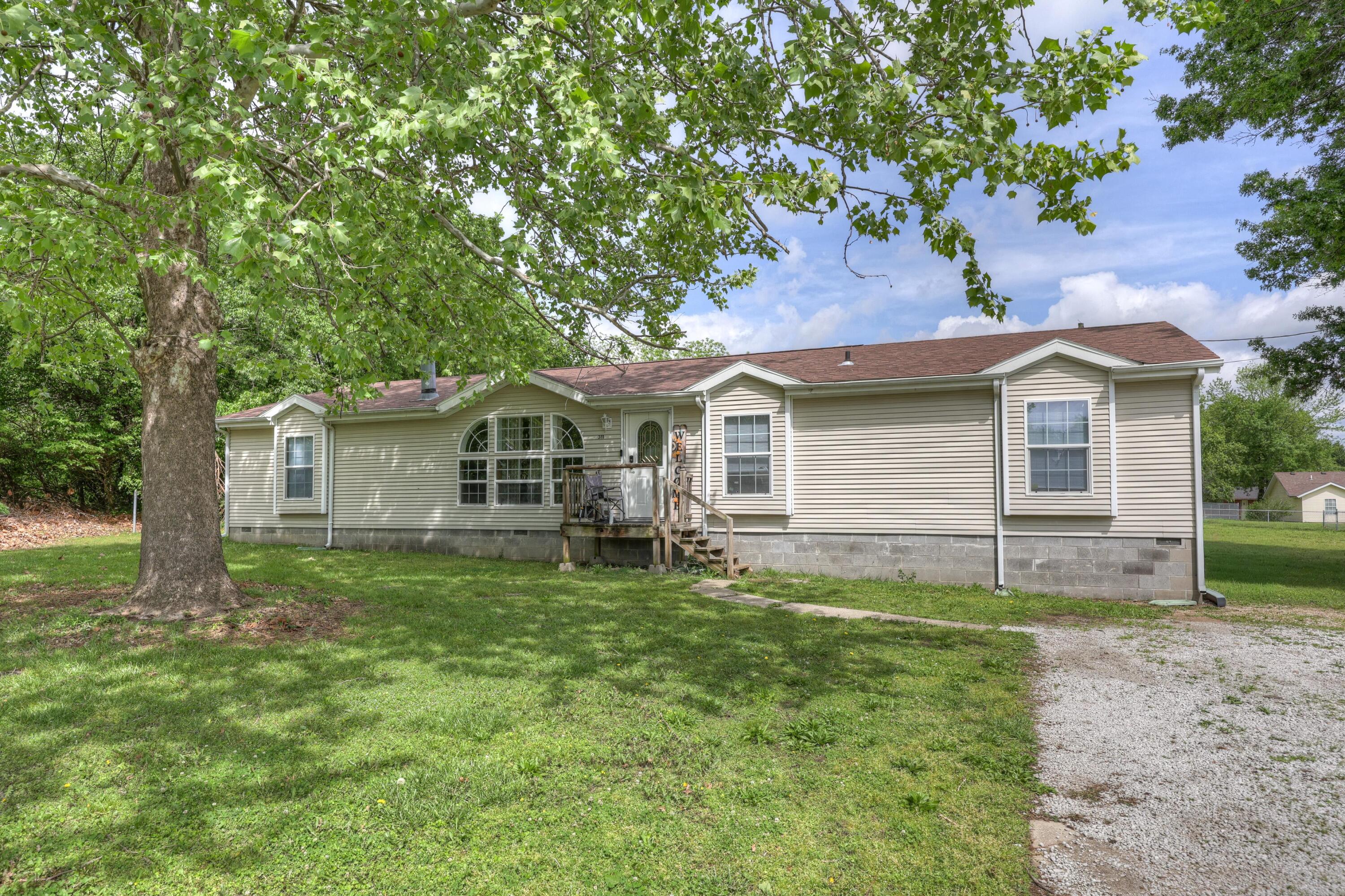 311 Miller Street Property Photo 4