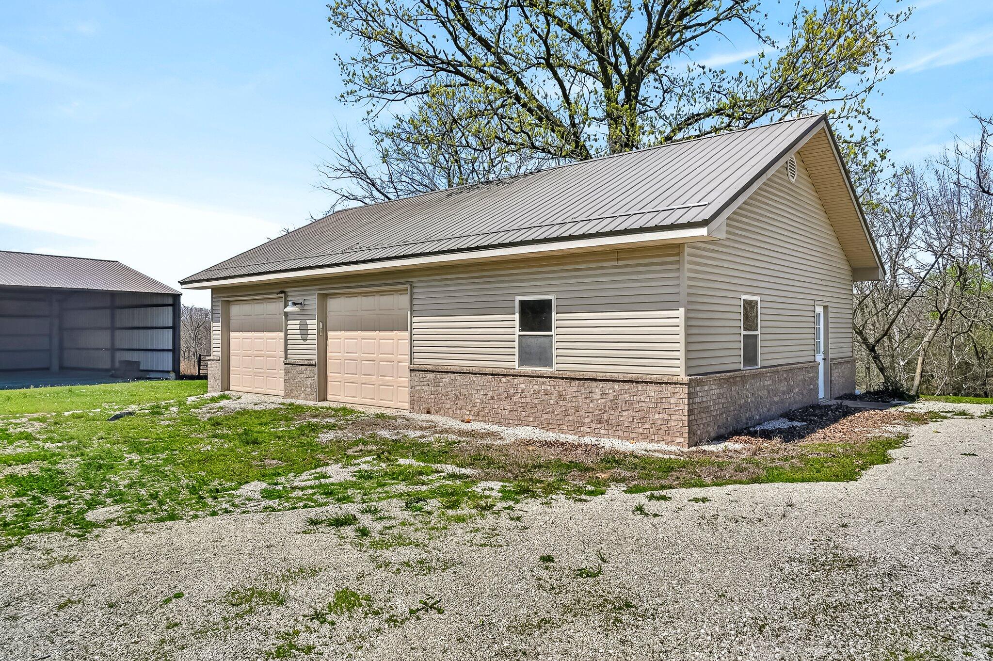 775 East 505th Road Property Photo 40