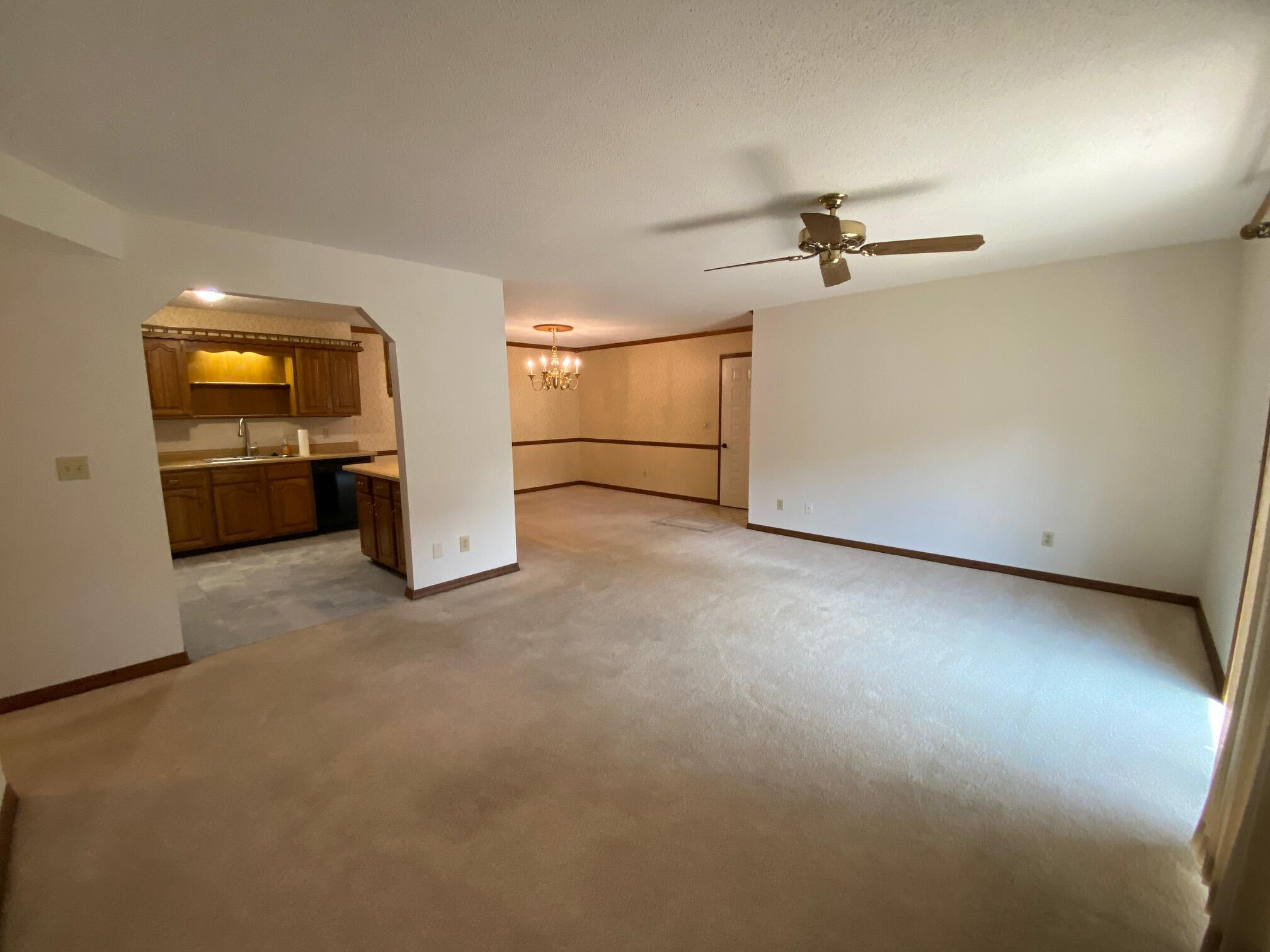 130 Wilshire Drive 32 Property Photo 9