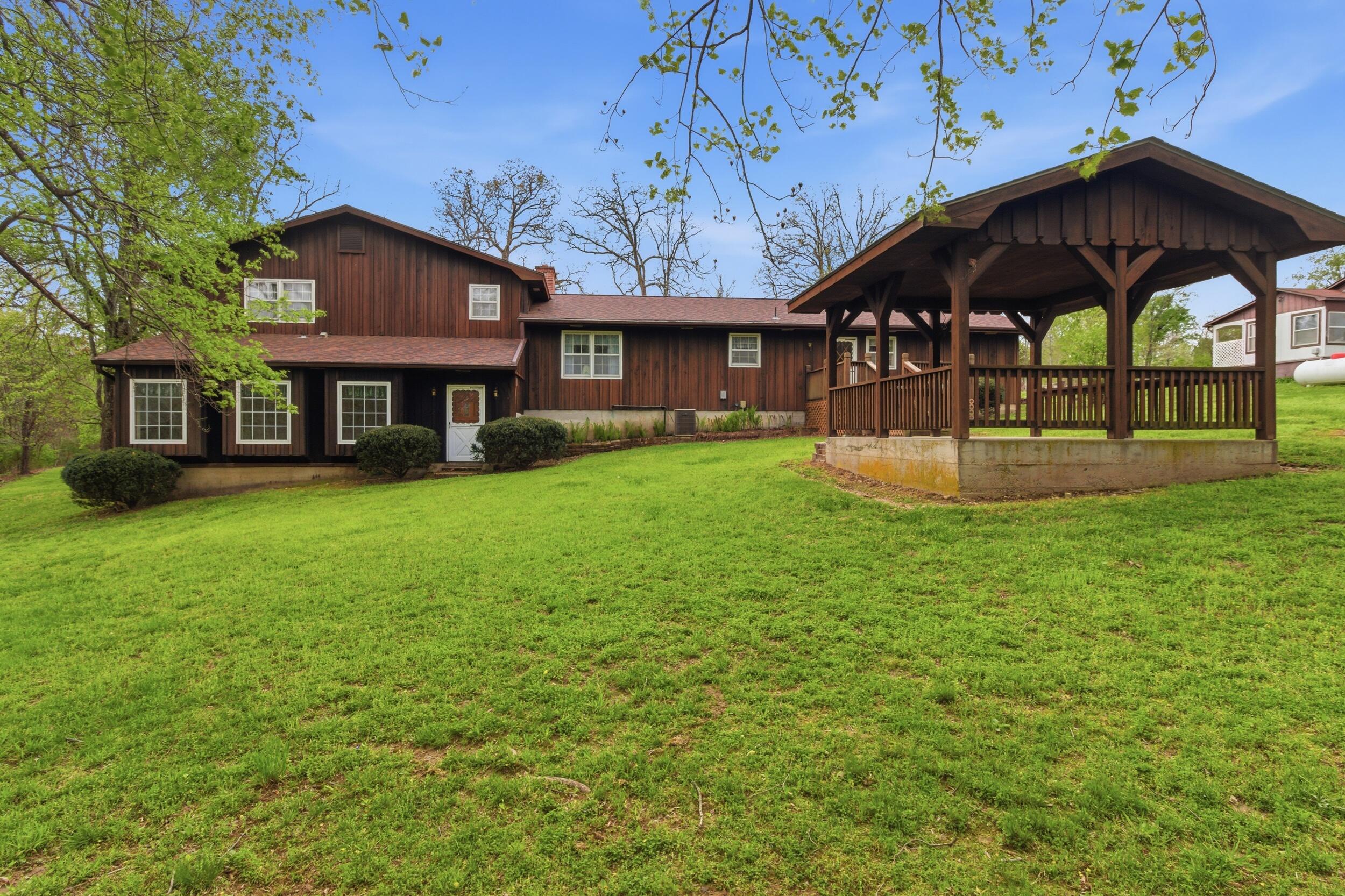 310 East South Oak Crest Drive Property Photo 4