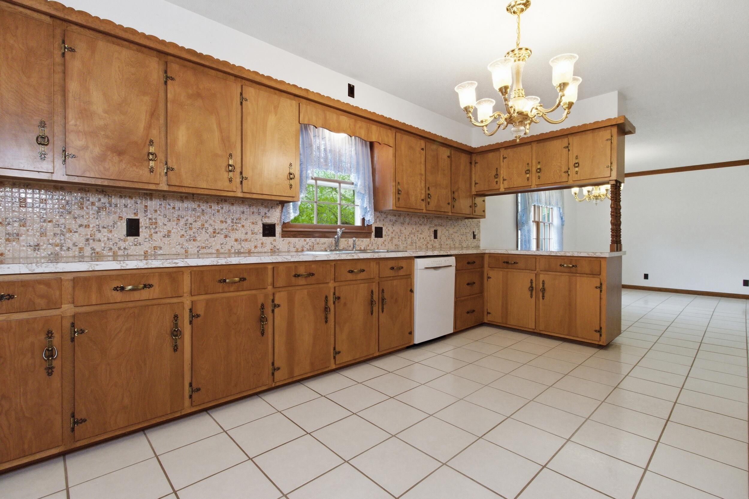 310 East South Oak Crest Drive Property Photo 15
