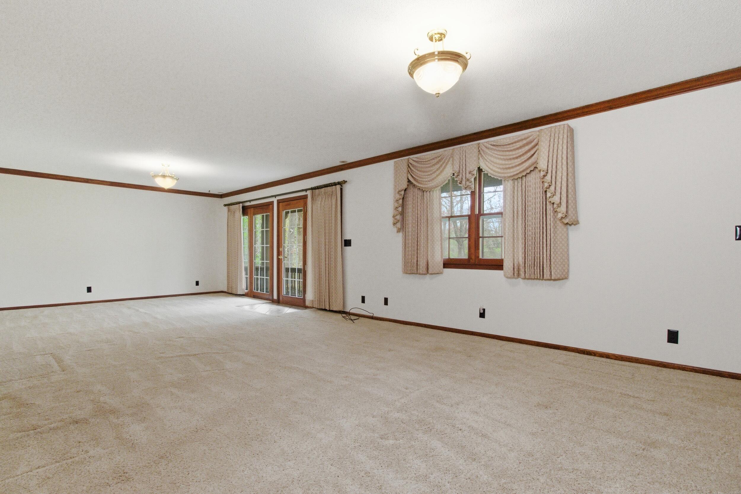 310 East South Oak Crest Drive Property Photo 18