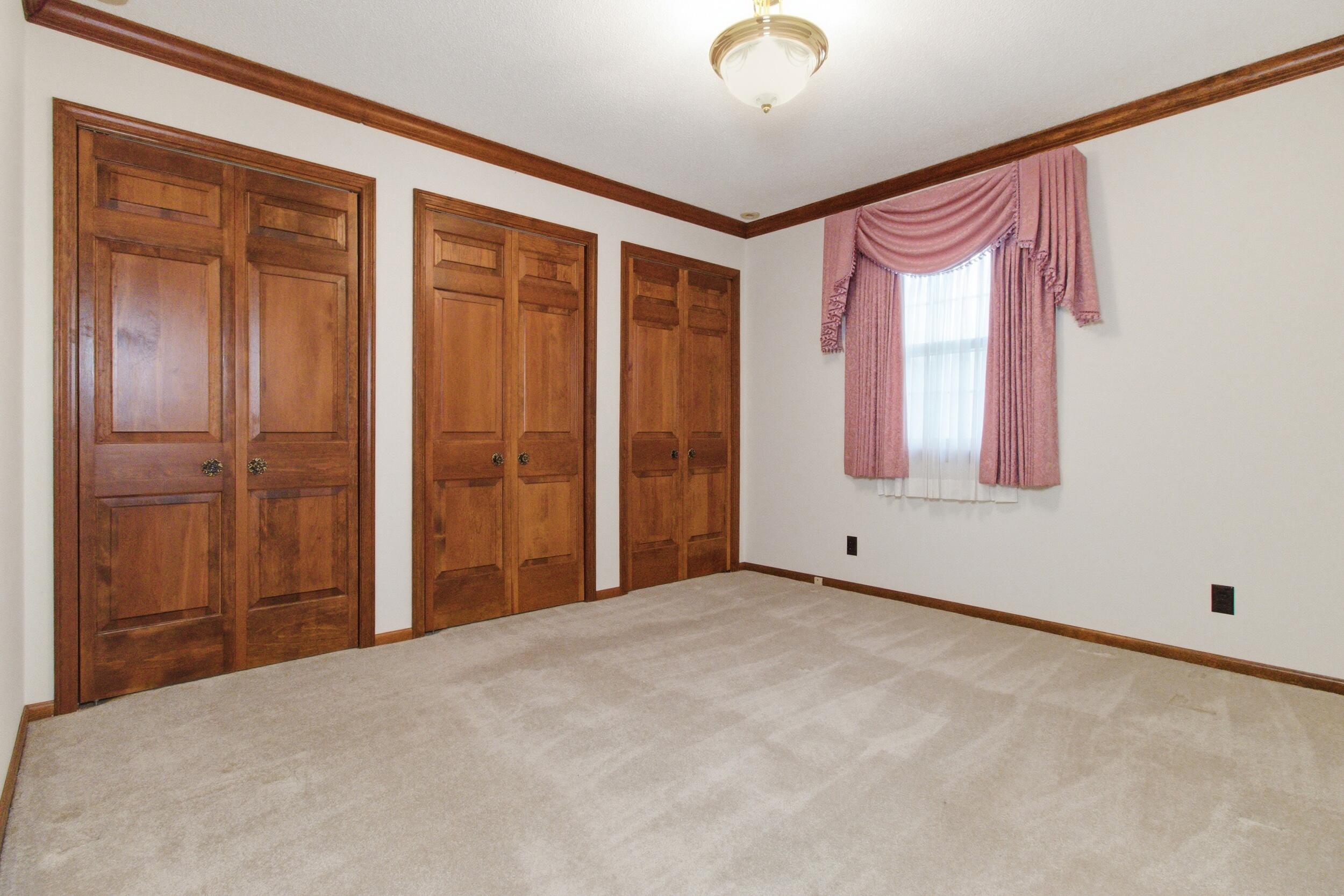 310 East South Oak Crest Drive Property Photo 22