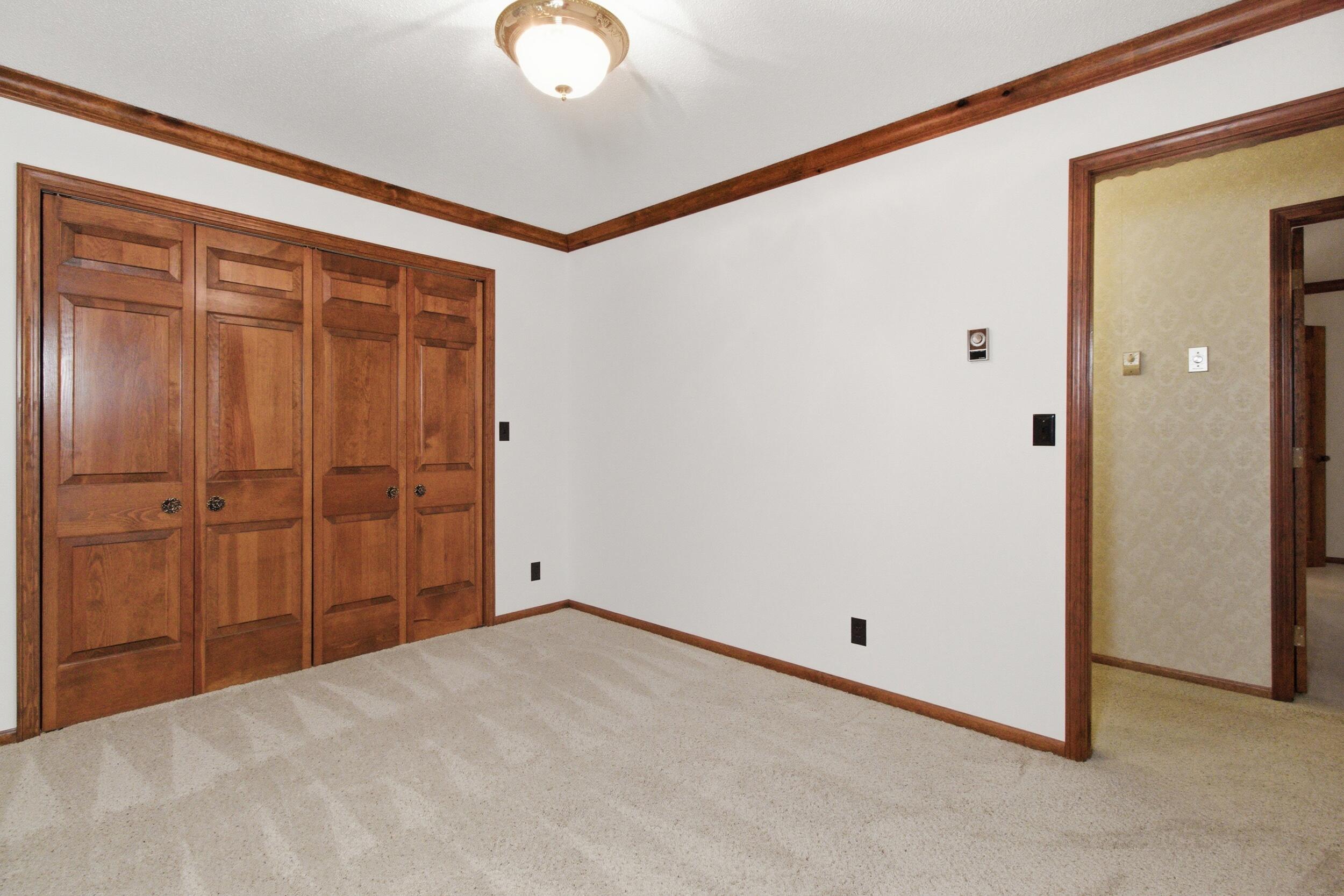 310 East South Oak Crest Drive Property Photo 25