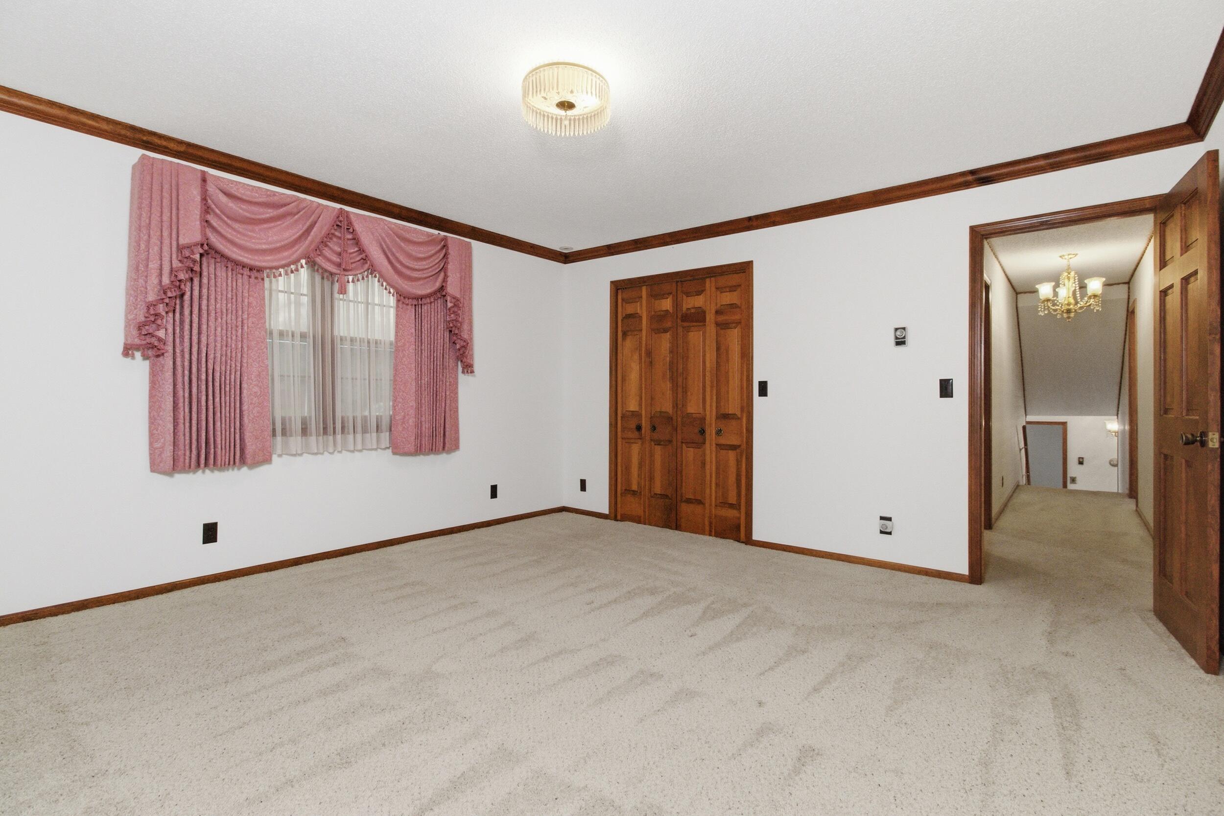 310 East South Oak Crest Drive Property Photo 31