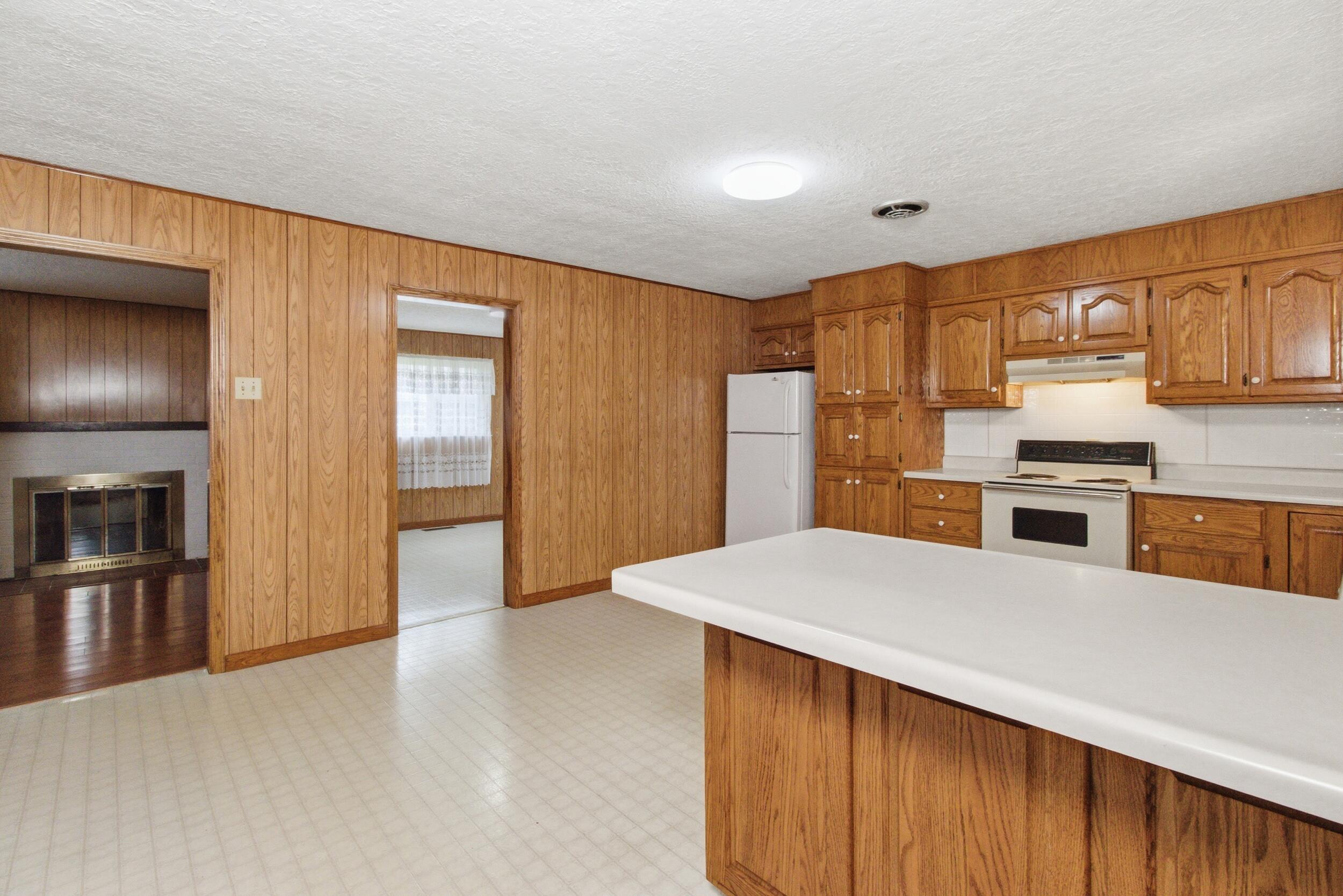 916 Sommerfield Drive Property Photo 8