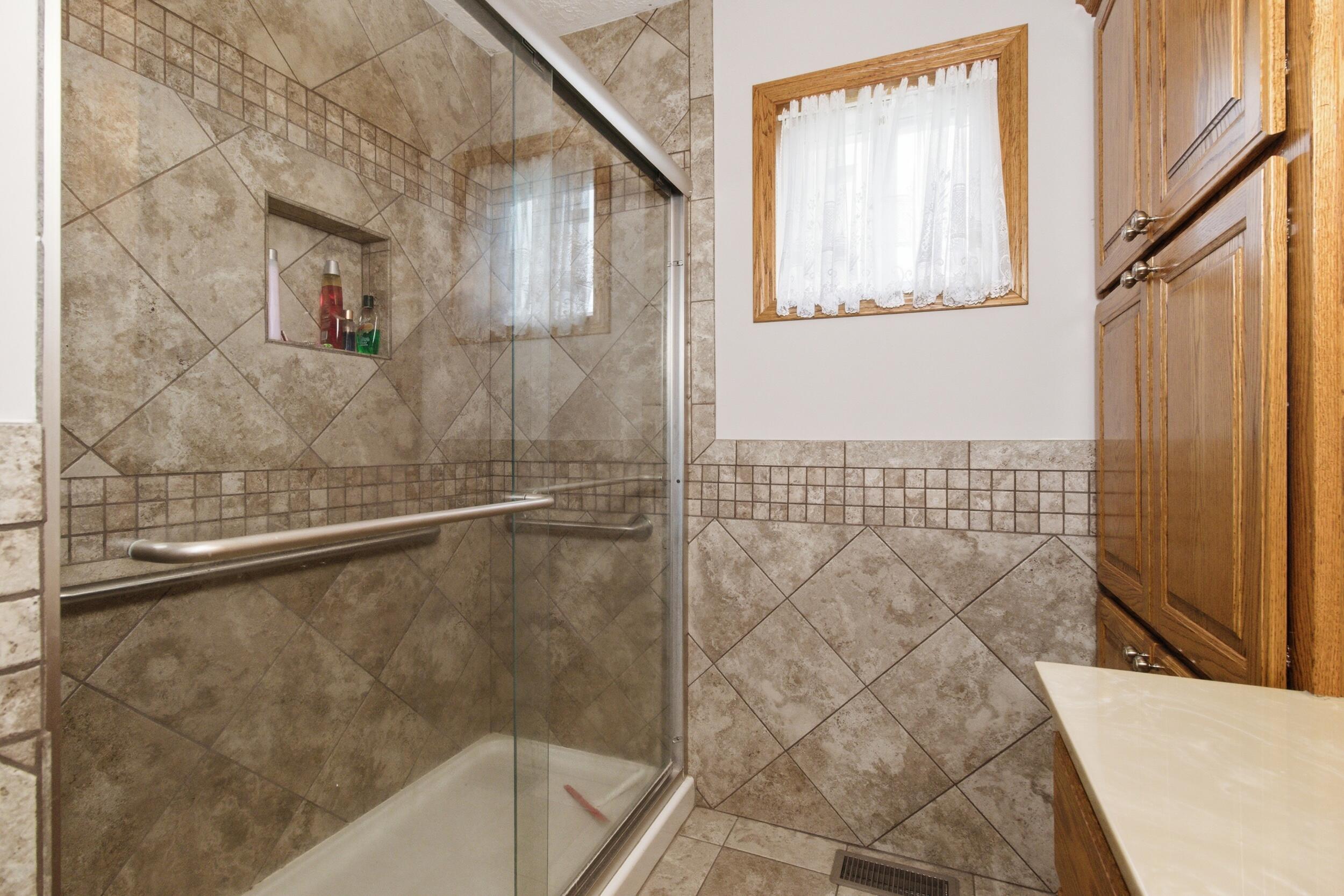 916 Sommerfield Drive Property Photo 13