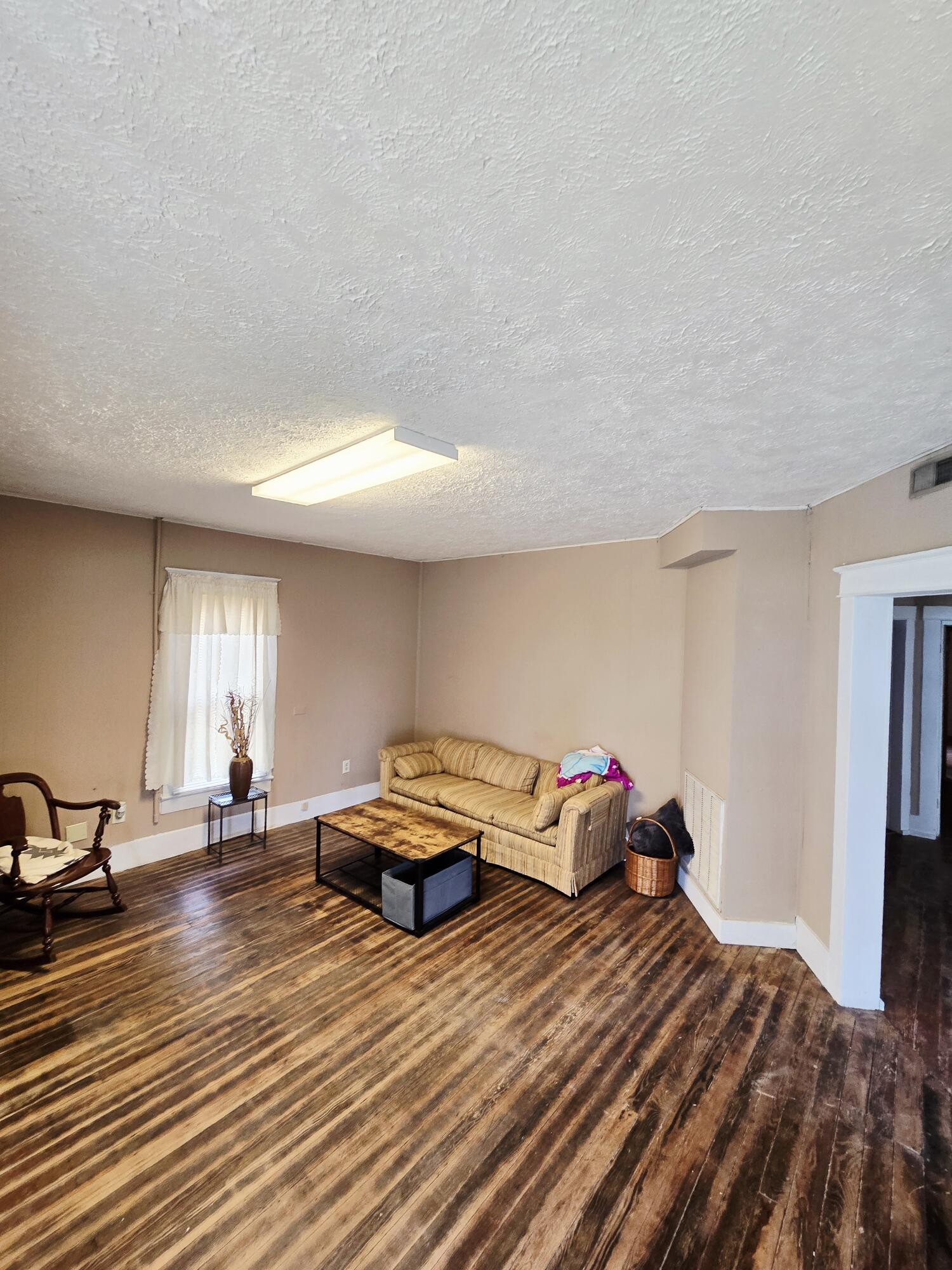 902 North Jefferson Street Property Photo 12