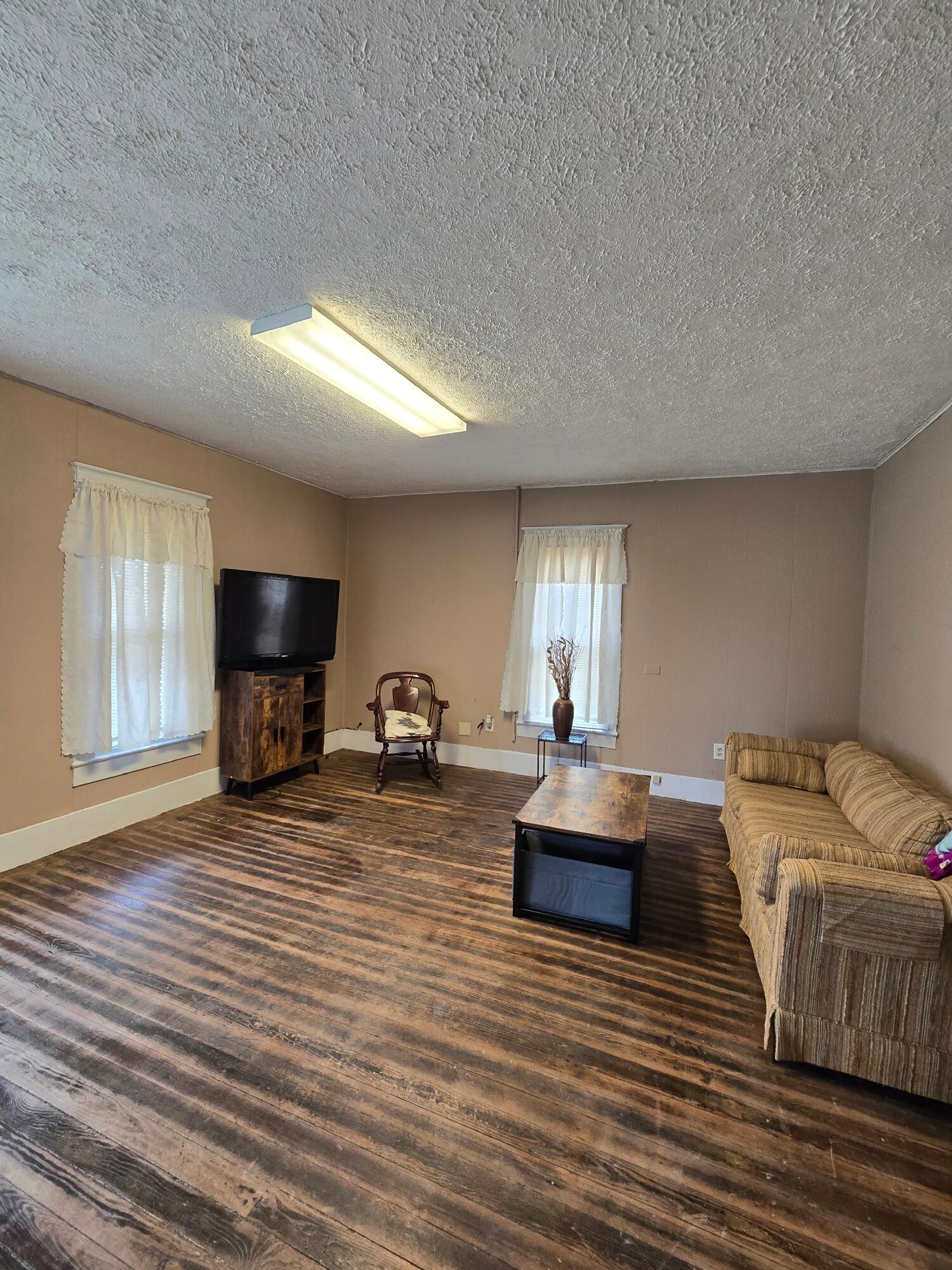 902 North Jefferson Street Property Photo 13