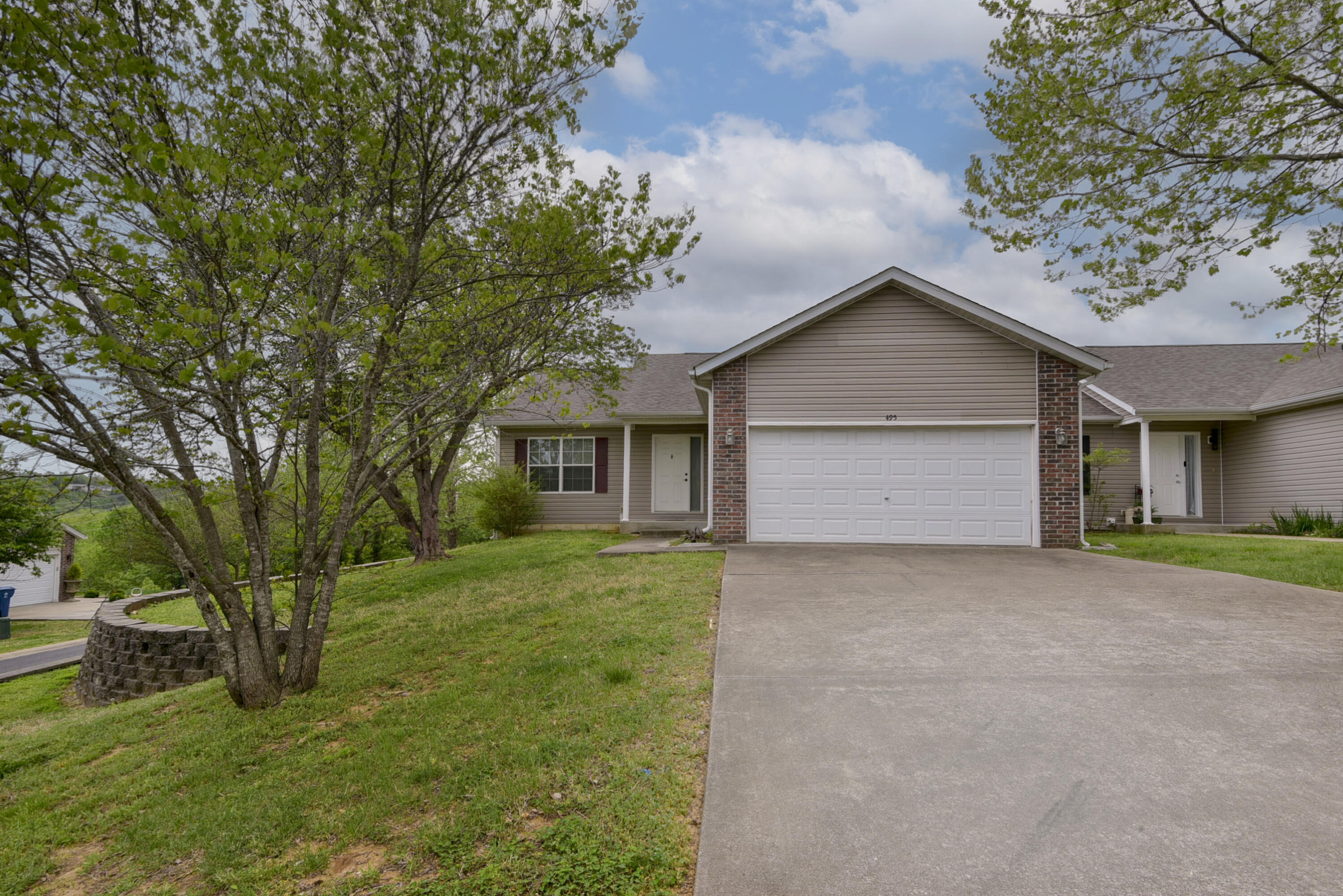 495 Van Buren Road Property Photo 2