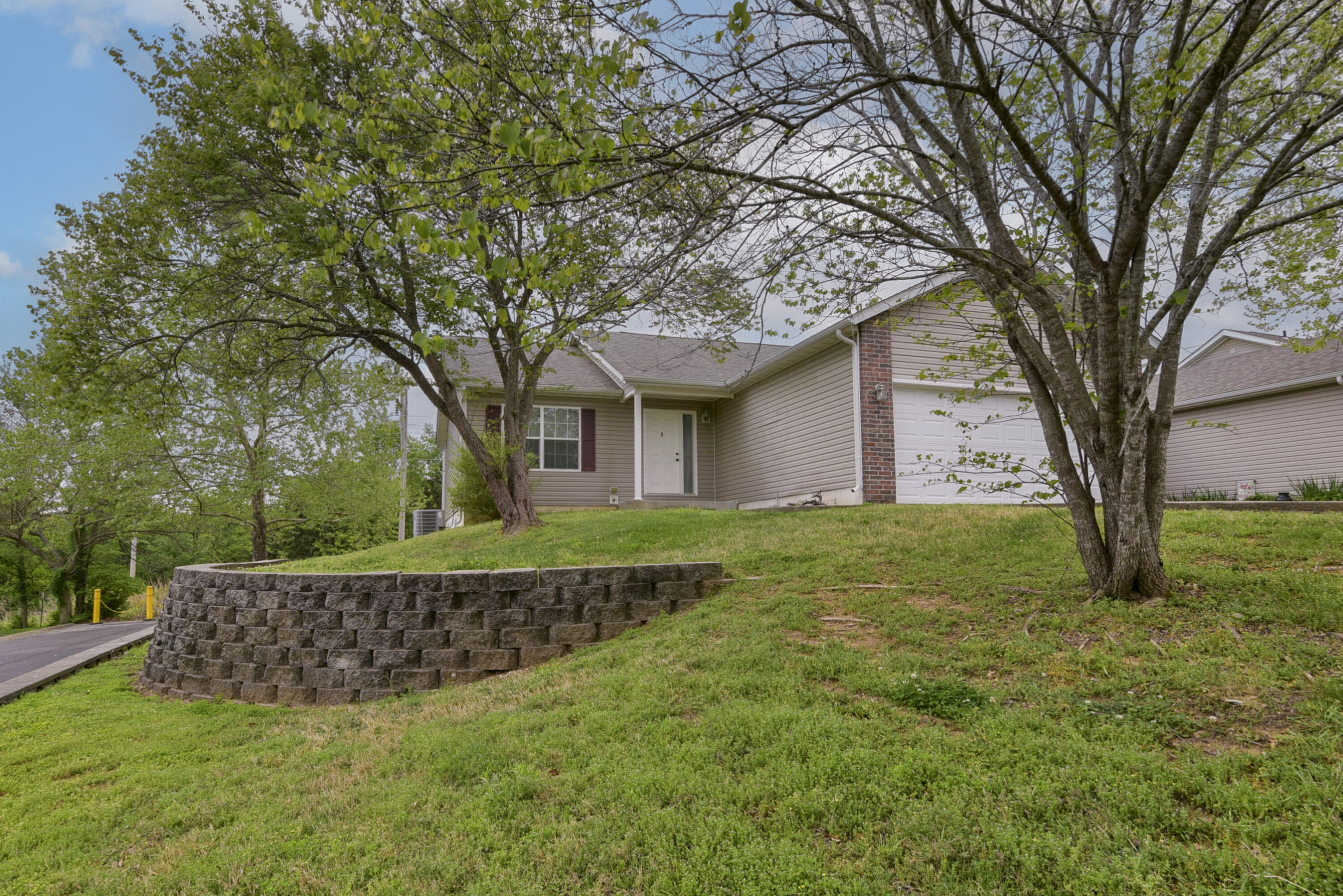 495 Van Buren Road Property Photo 6