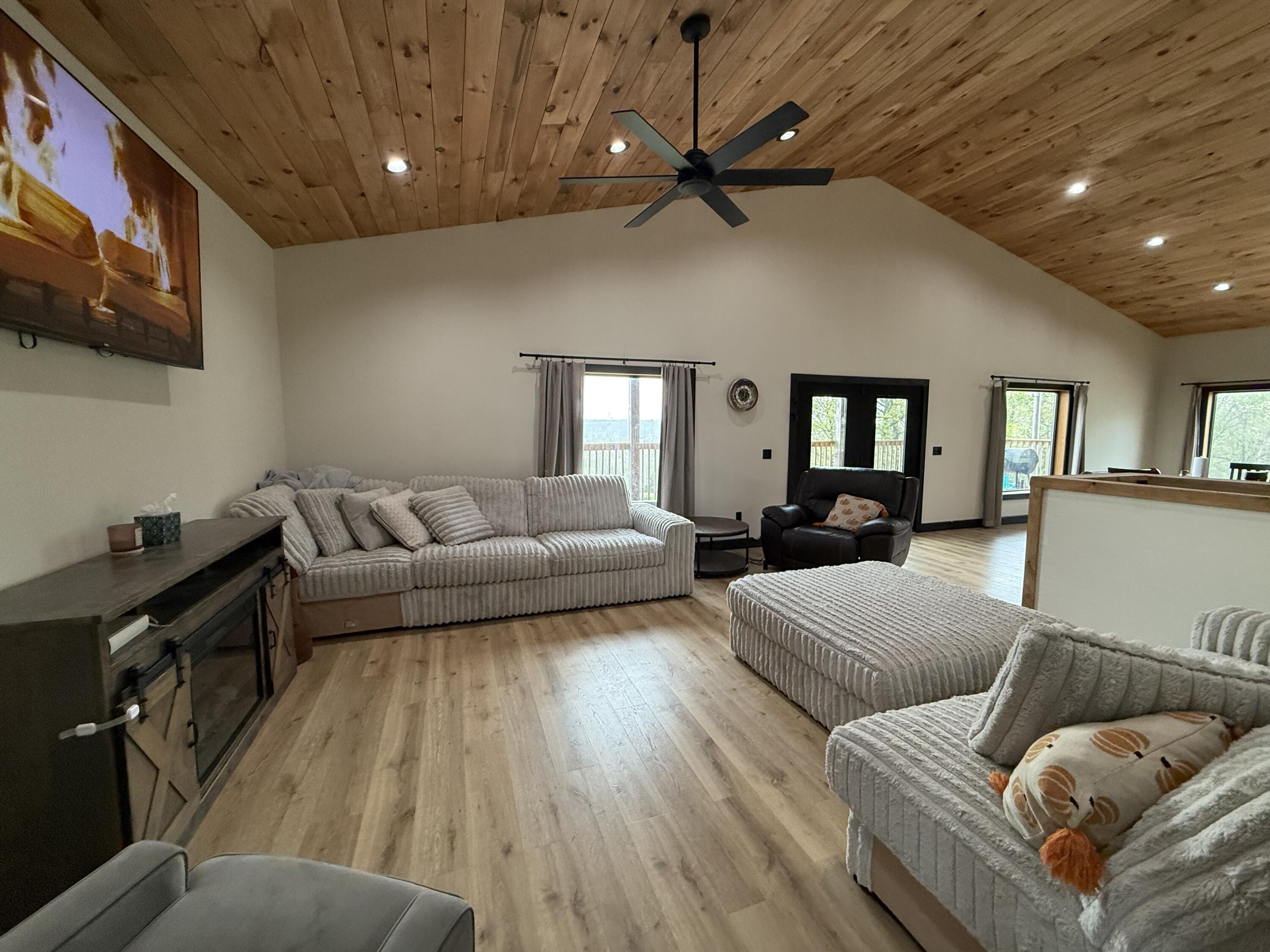 12205 Weber Road Property Photo 6