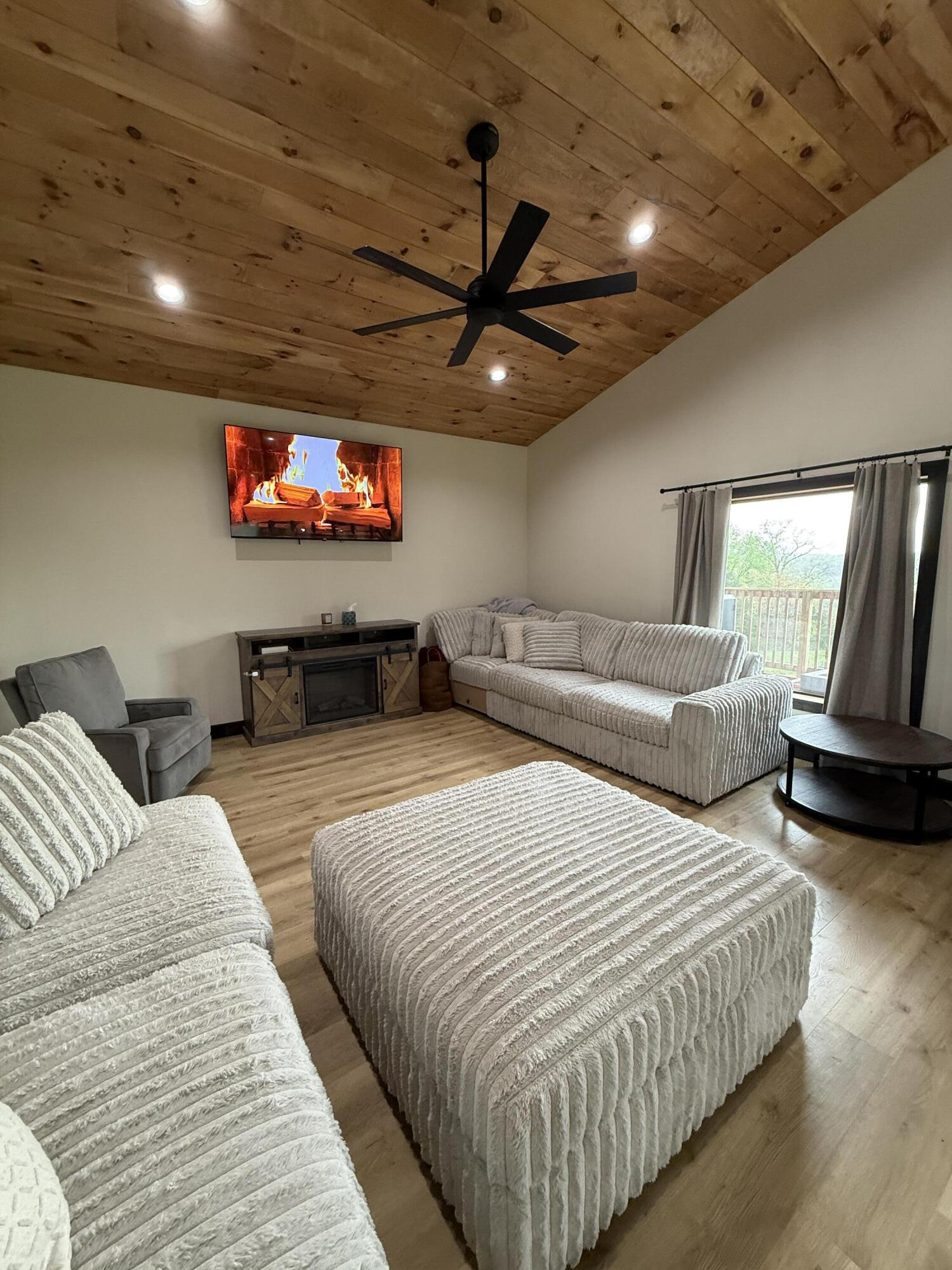 12205 Weber Road Property Photo 7