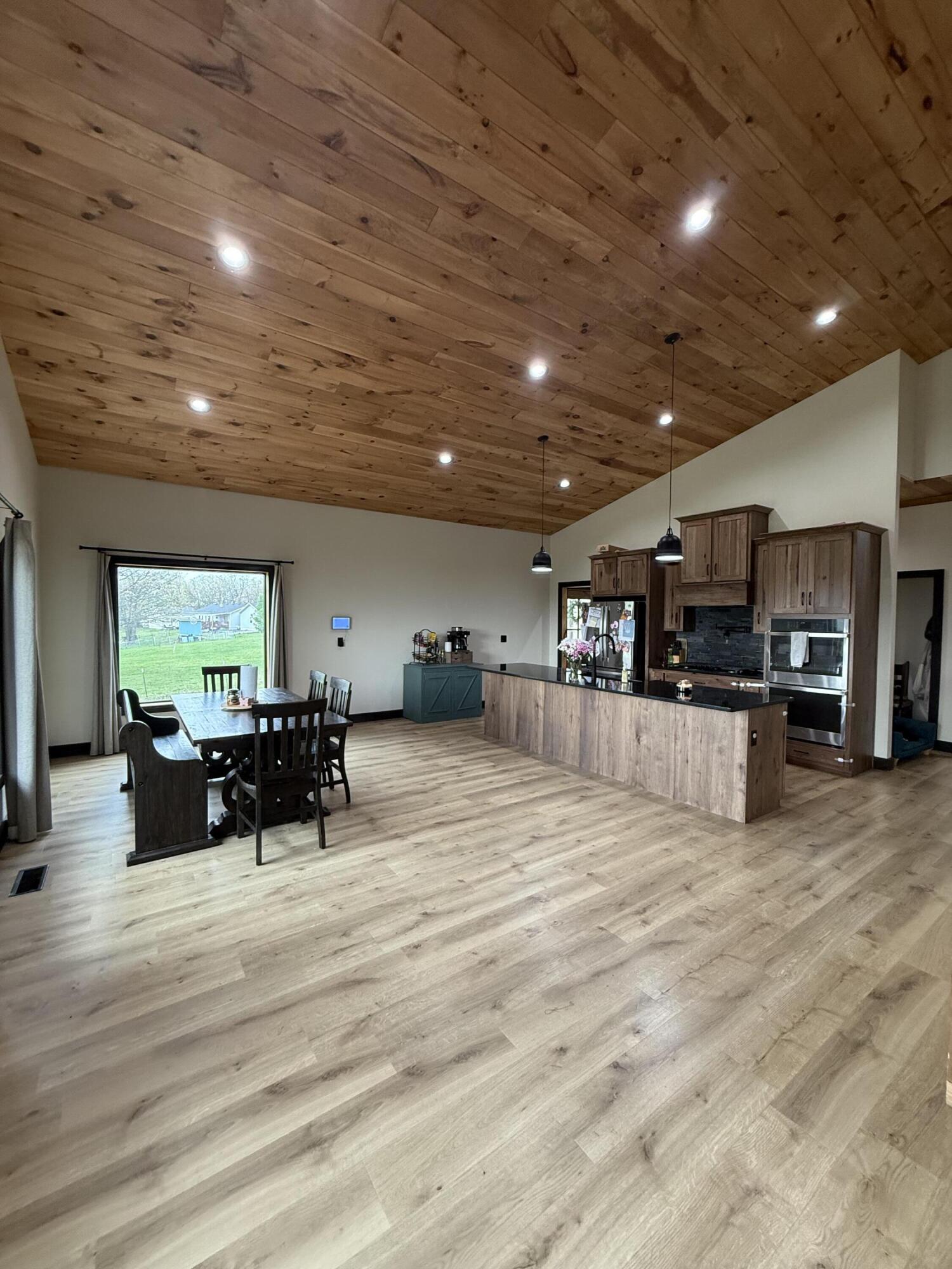 12205 Weber Road Property Photo 9