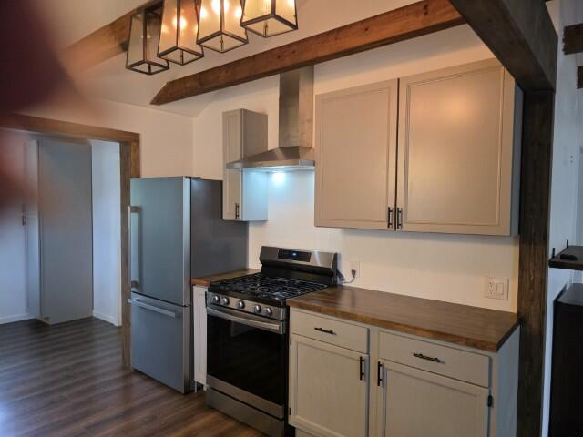 914 North Spruce Street Property Photo 6