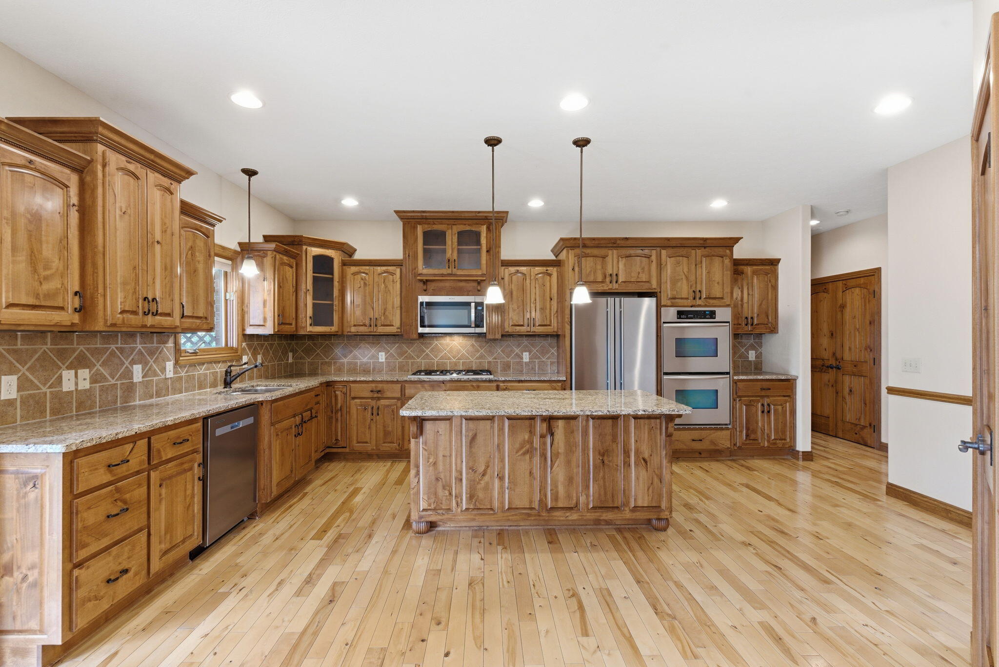 4202 Buttonwood Drive Property Photo 10
