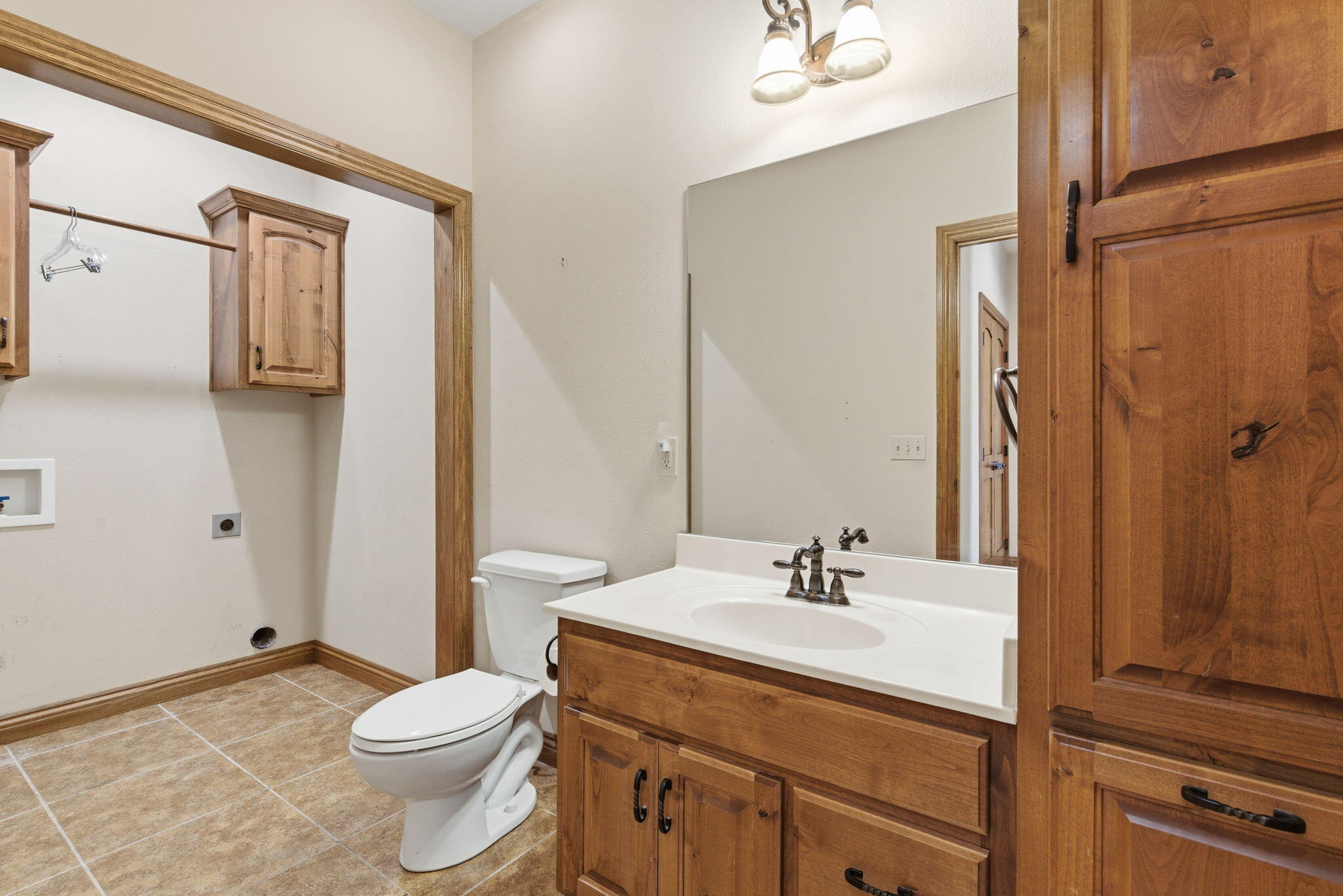 4202 Buttonwood Drive Property Photo 14