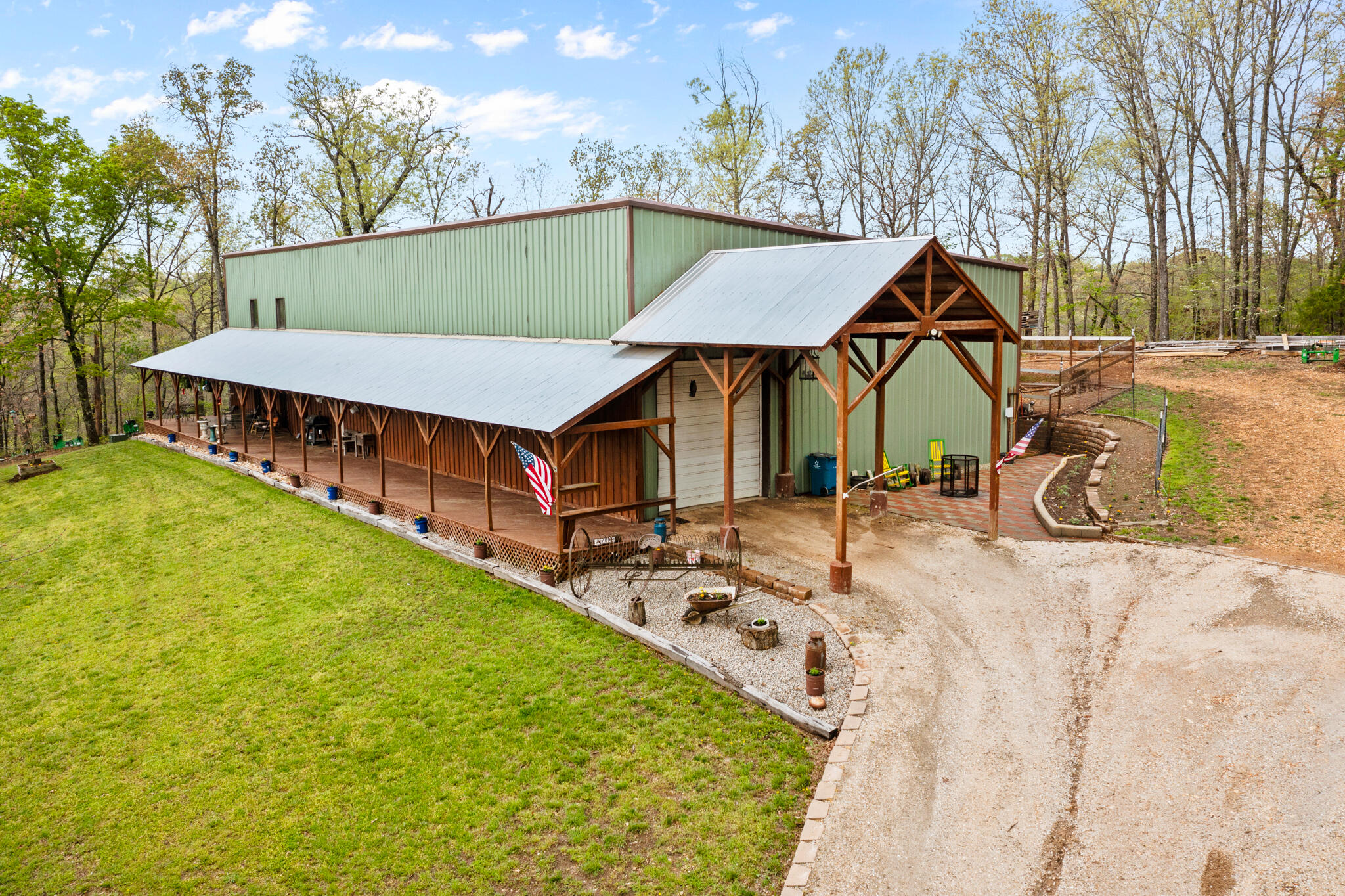2907 Moon Valley Road Property Photo 1
