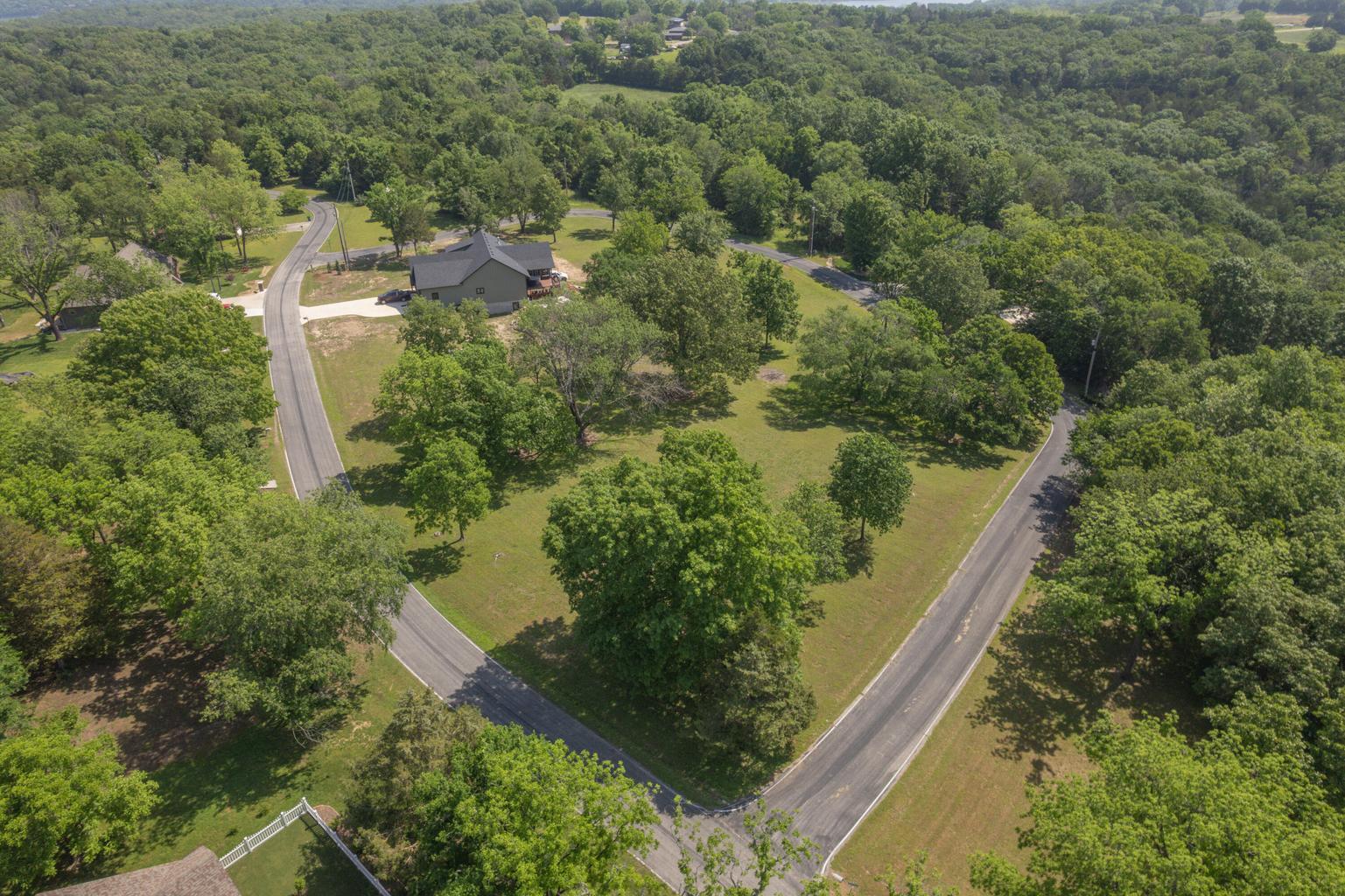 000 Peachtree Lane/meadow Drive Property Photo 4