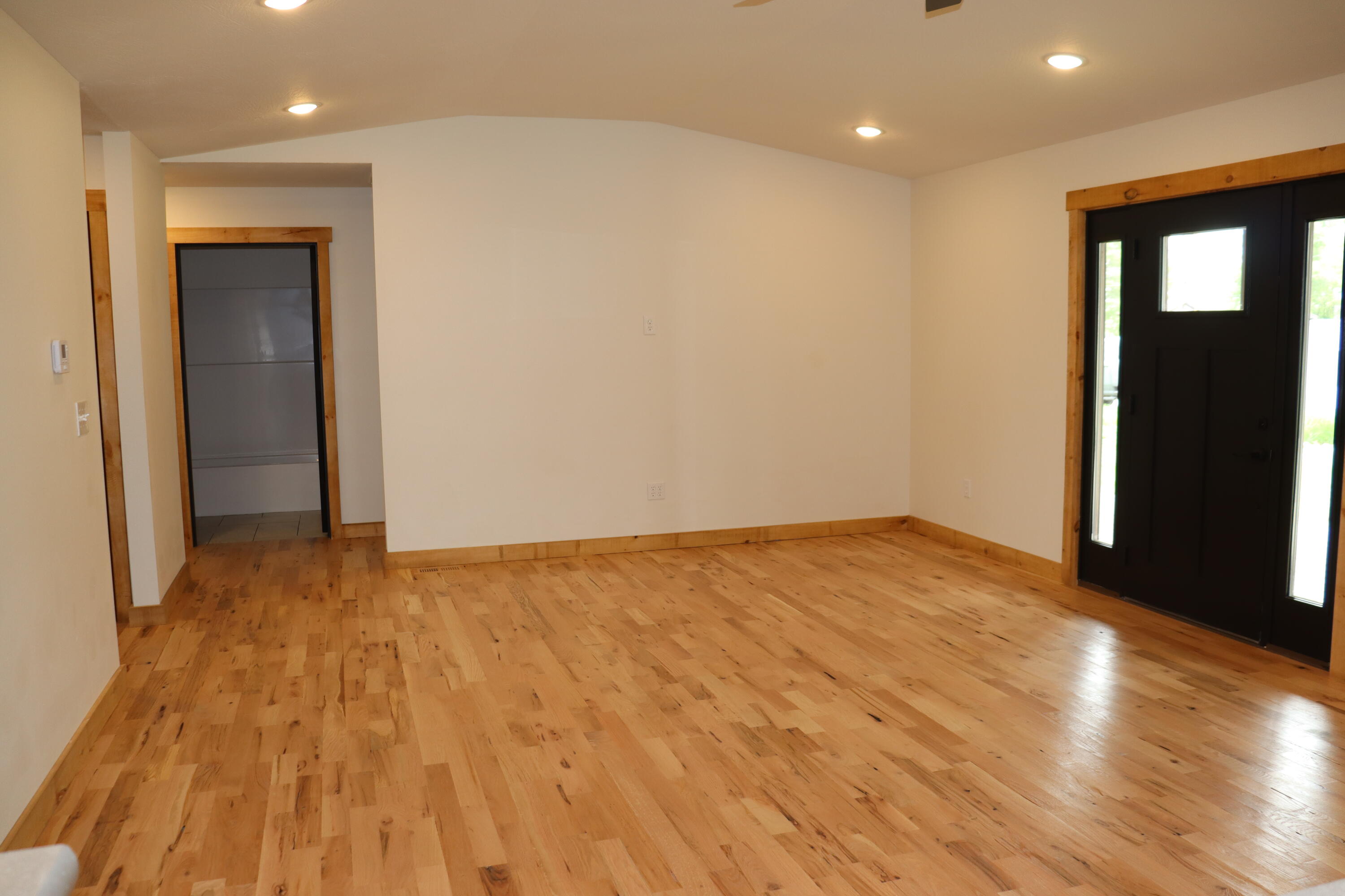 204 West High Street Property Photo 4