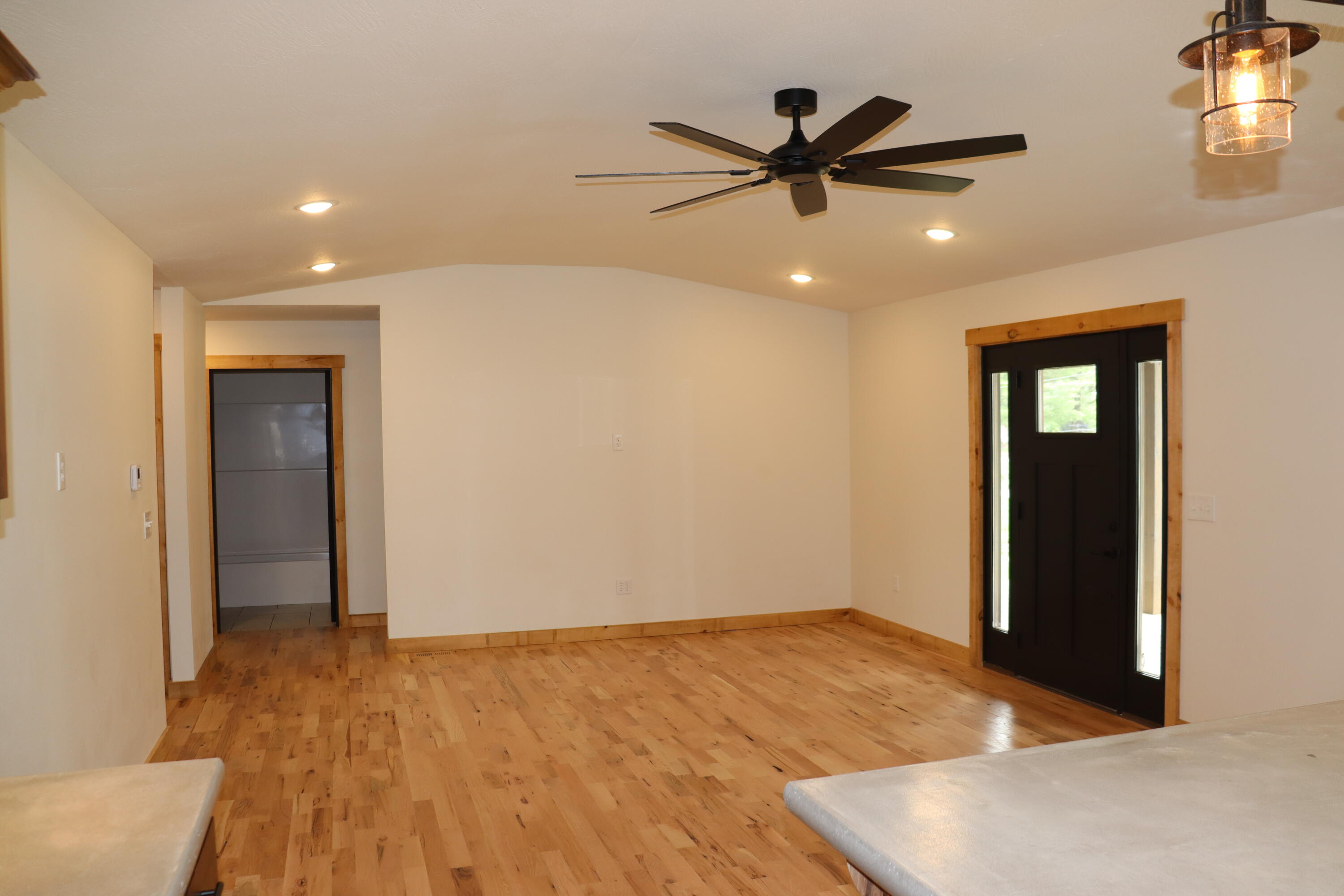 204 West High Street Property Photo 5