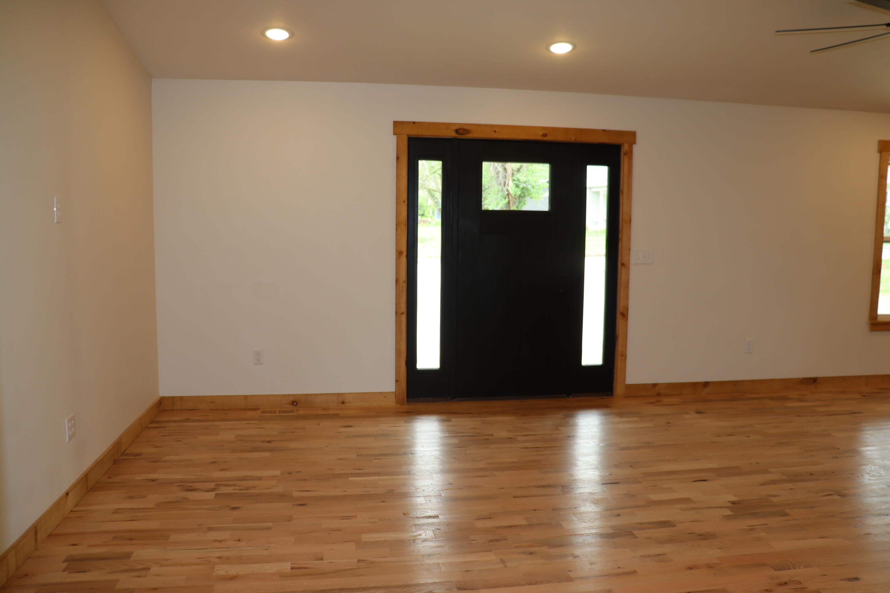 204 West High Street Property Photo 6