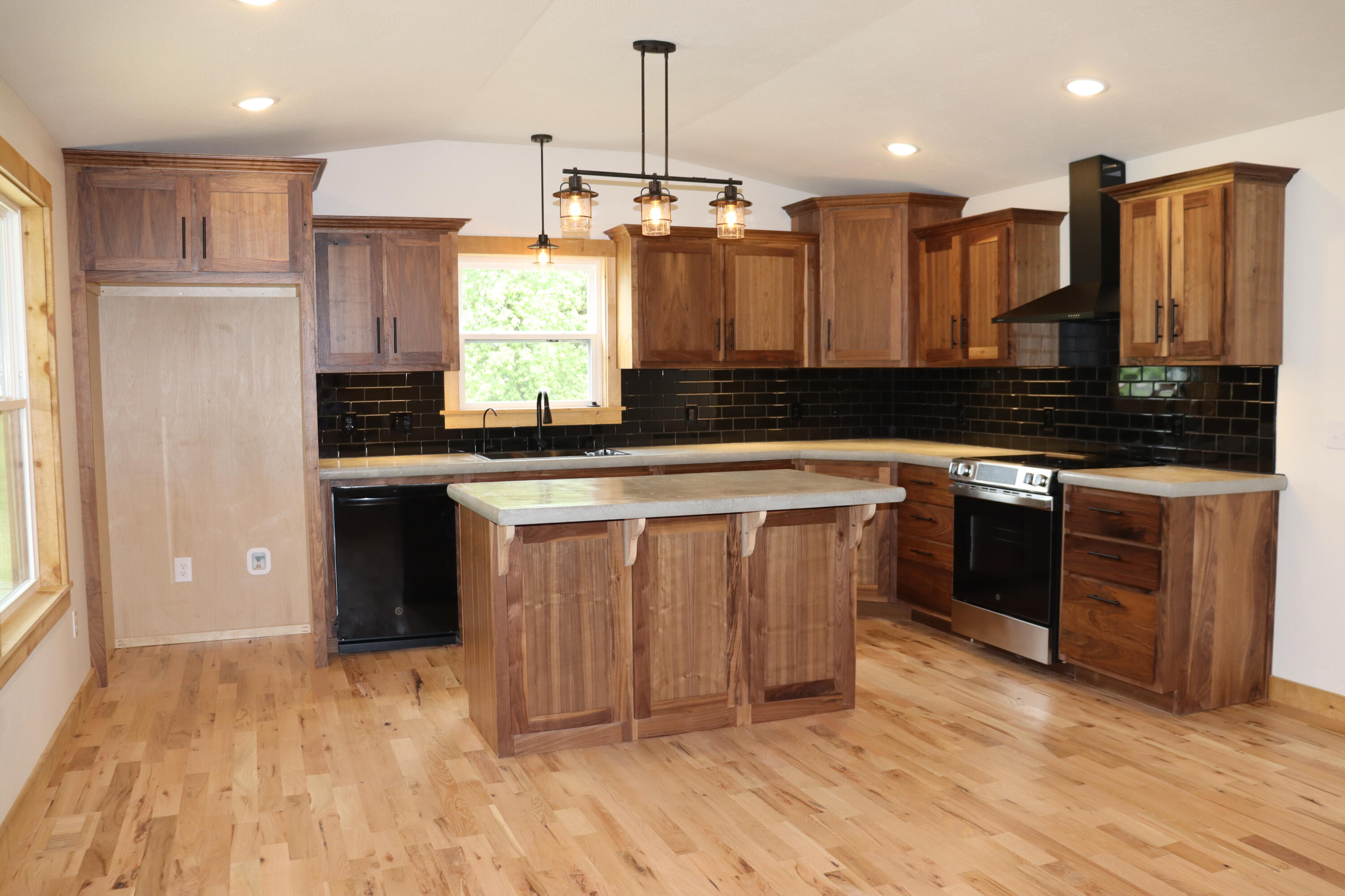 204 West High Street Property Photo 9