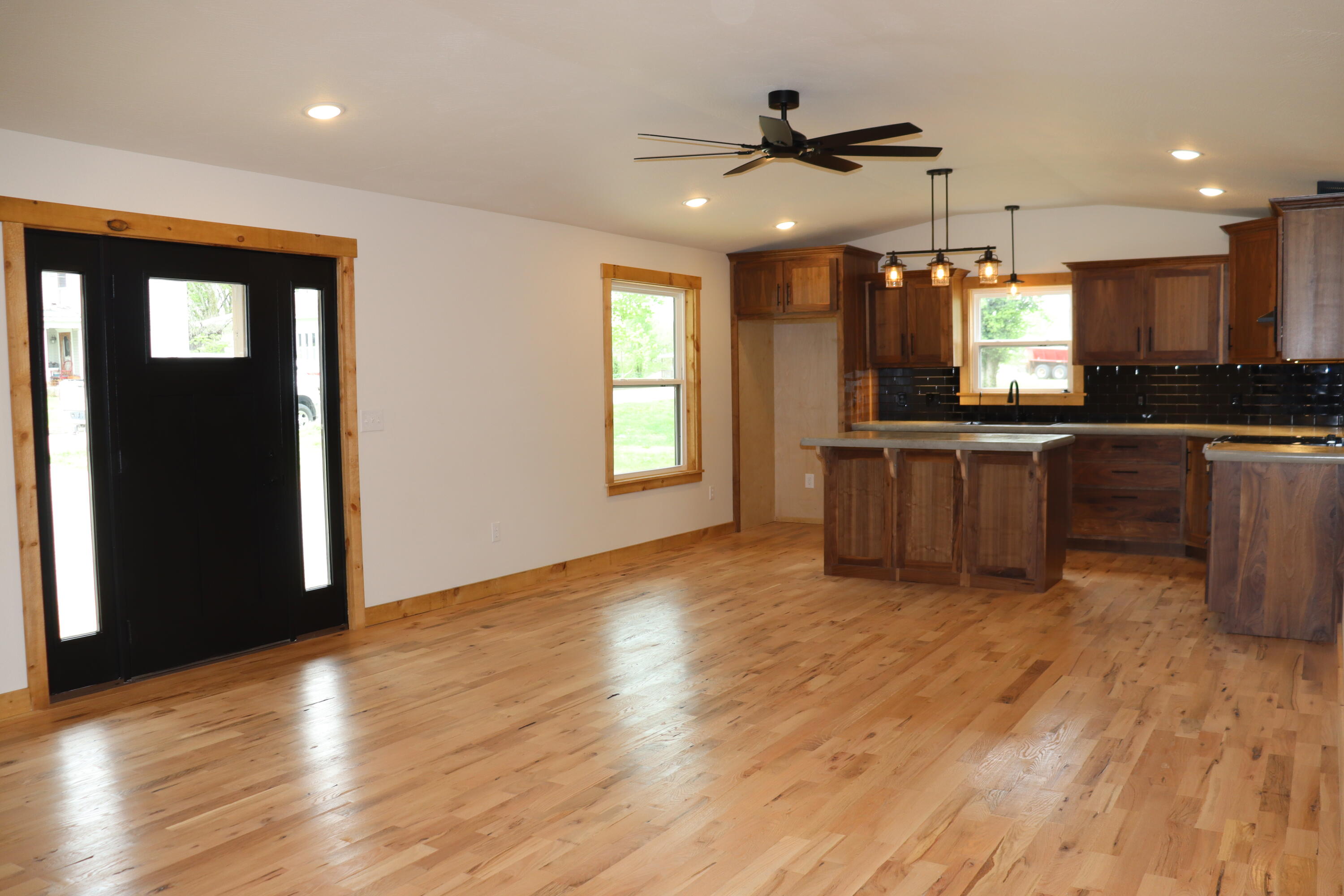 204 West High Street Property Photo 11