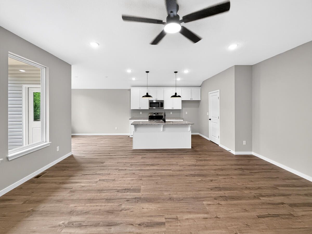 585 Bailiwick Drive Property Photo 3