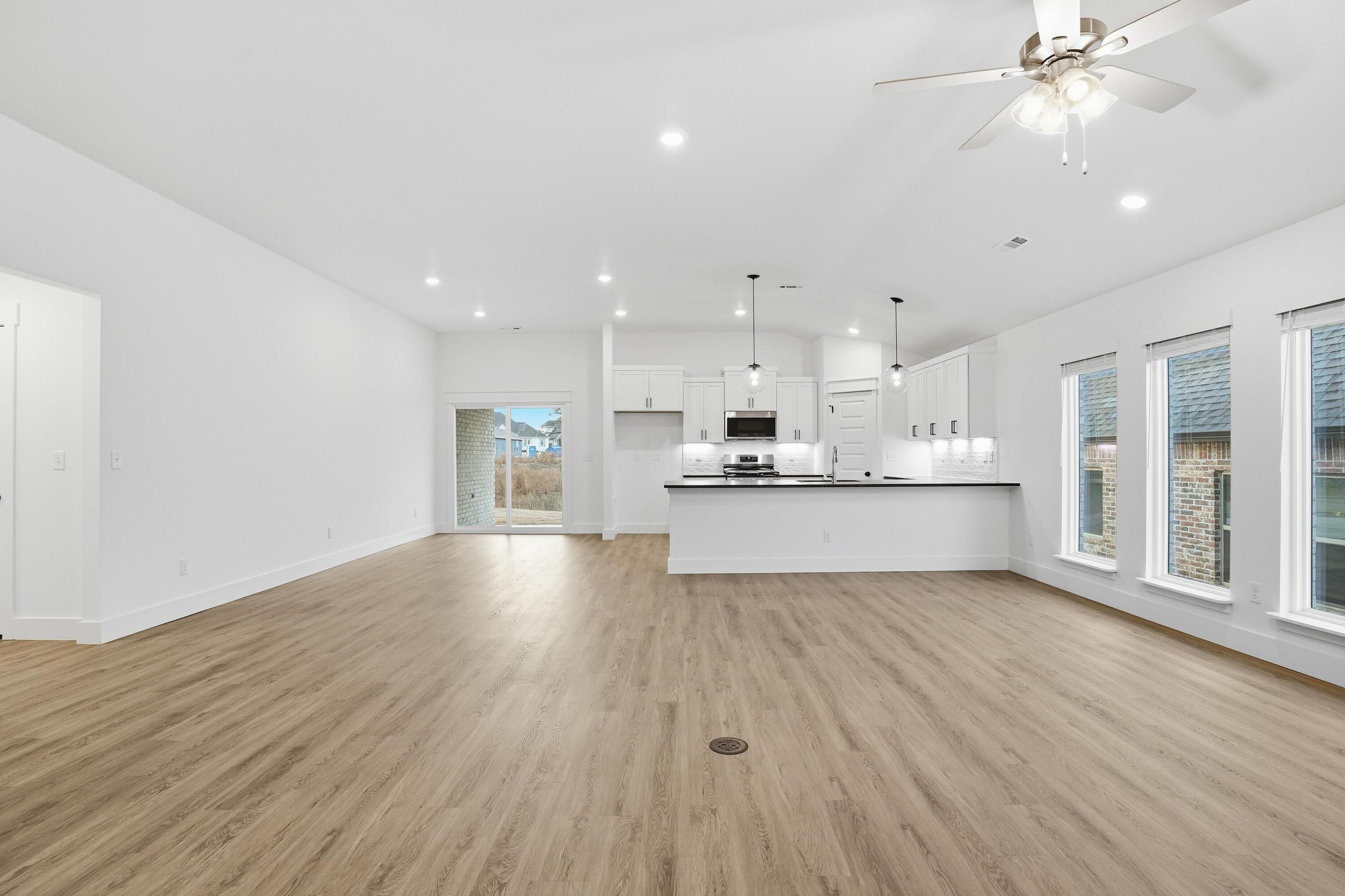 5218 South Morgan Avenue Property Photo 6