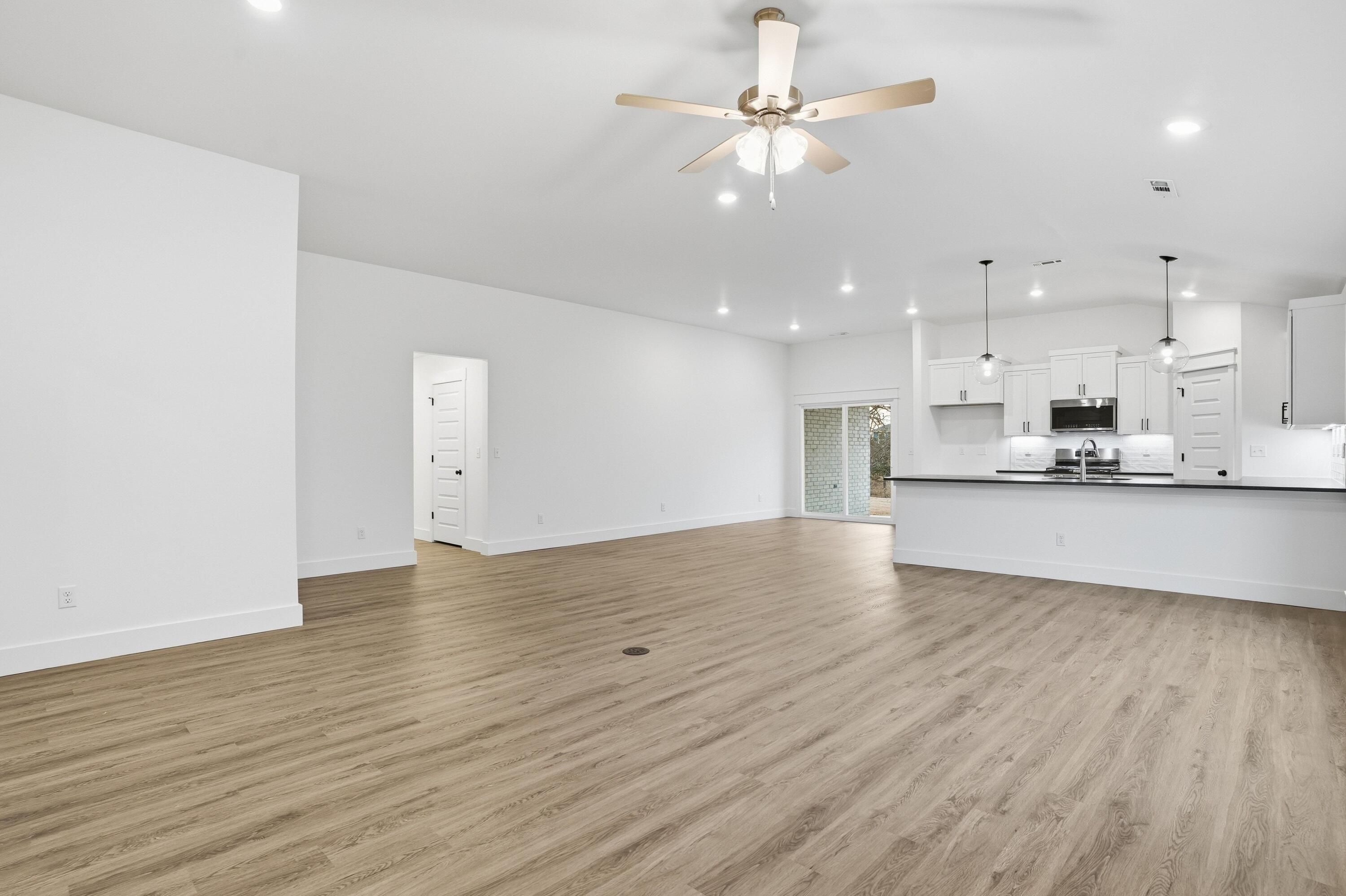 5218 South Morgan Avenue Property Photo 7