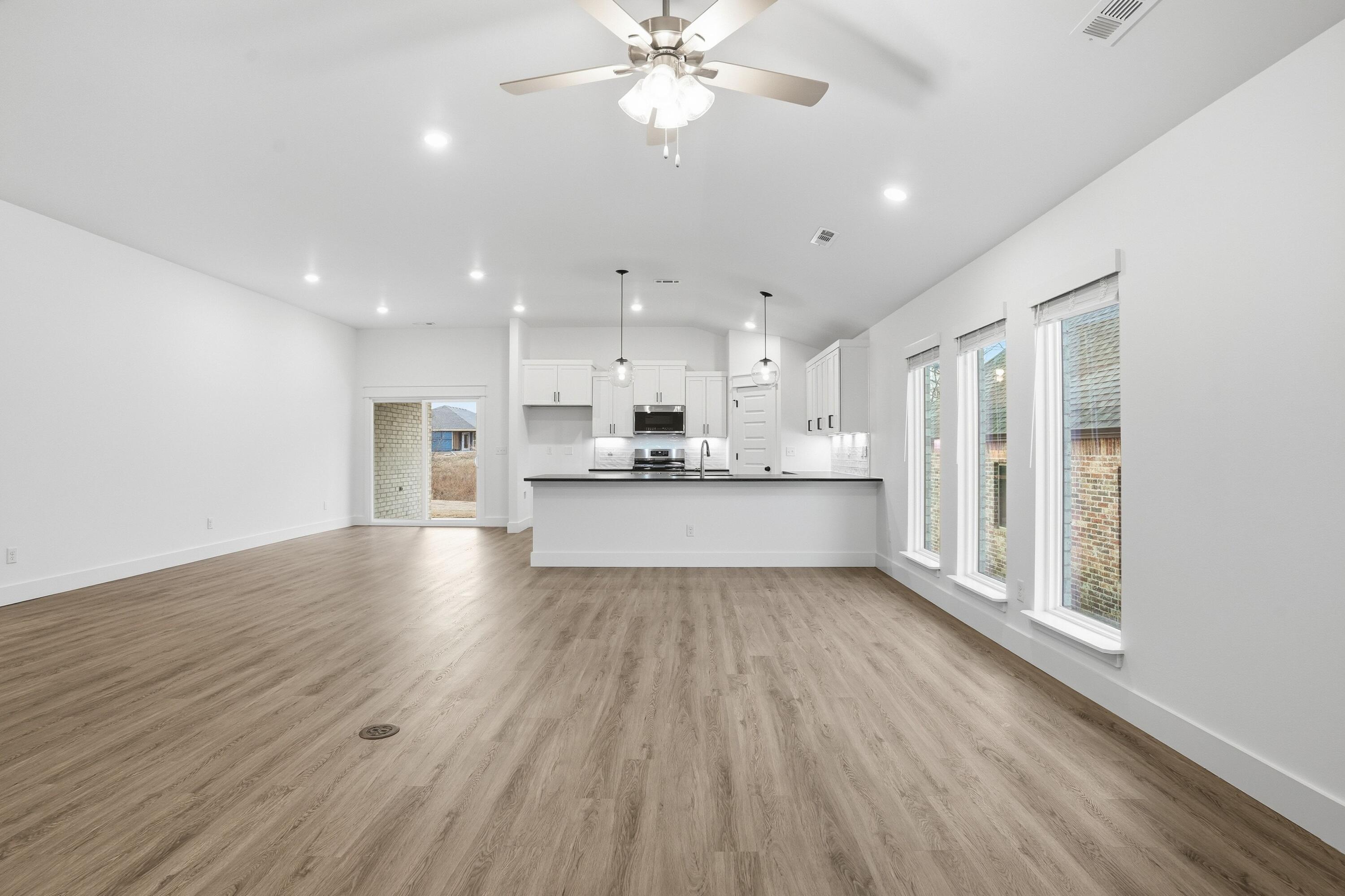 5218 South Morgan Avenue Property Photo 8